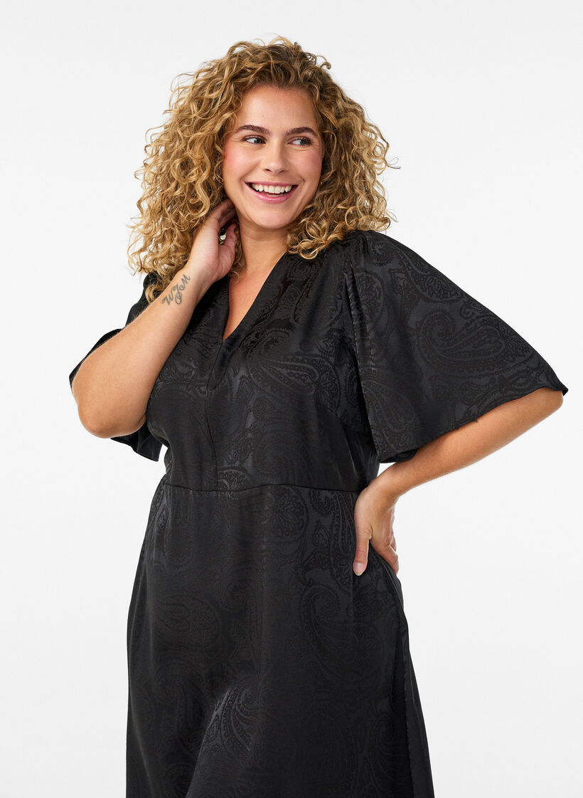 Midimittainen jacquard-mekko paisleykuviolla ja leveillä hihoilla, Musta, Model image number 2