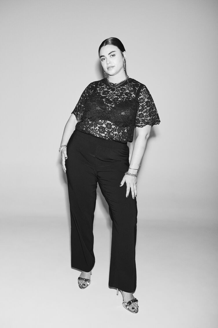 Look with lace blouses, , Model