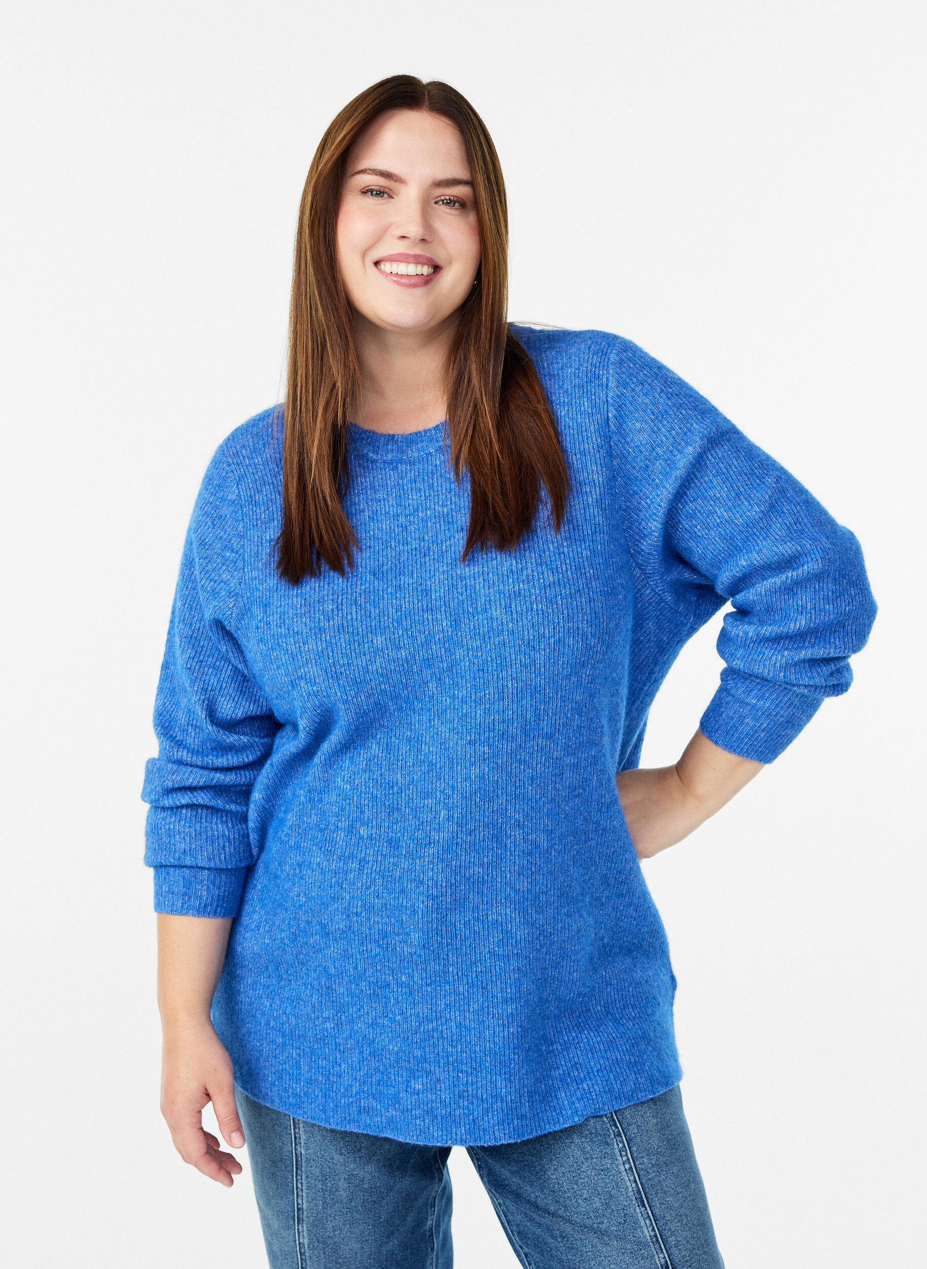 Melange-neulepusero py&ouml;re&auml;ll&auml; p&auml;&auml;ntiell&auml;, Sininen, Model