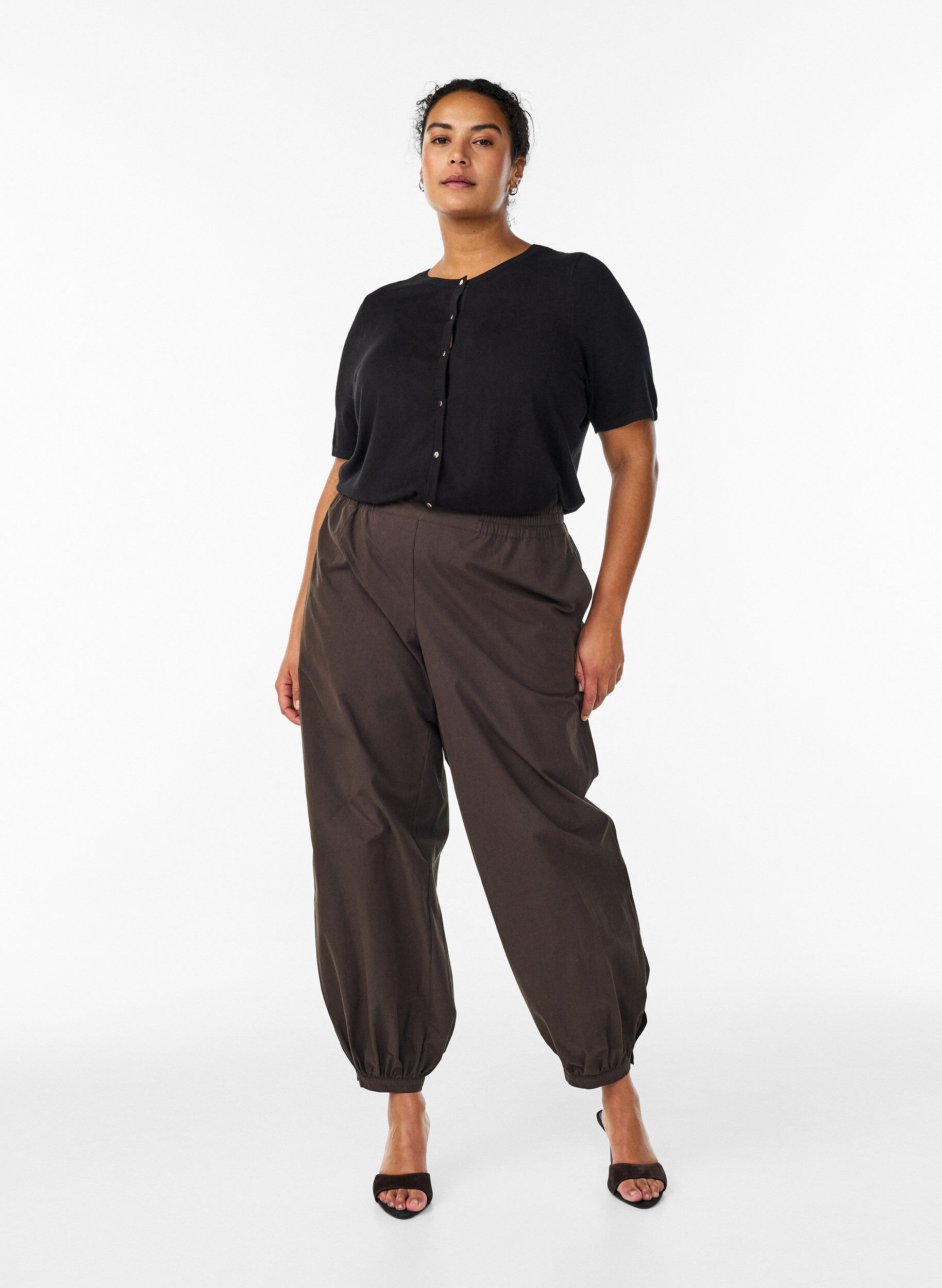 Zizzi Lyhythihainen neuletakki viskoosista, Musta, Model image number 1