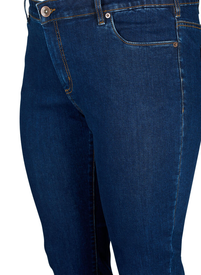 Slim fit Emily-farkut, joissa on normaali vy&ouml;t&auml;r&ouml;., Sininen, Packshot image number 2