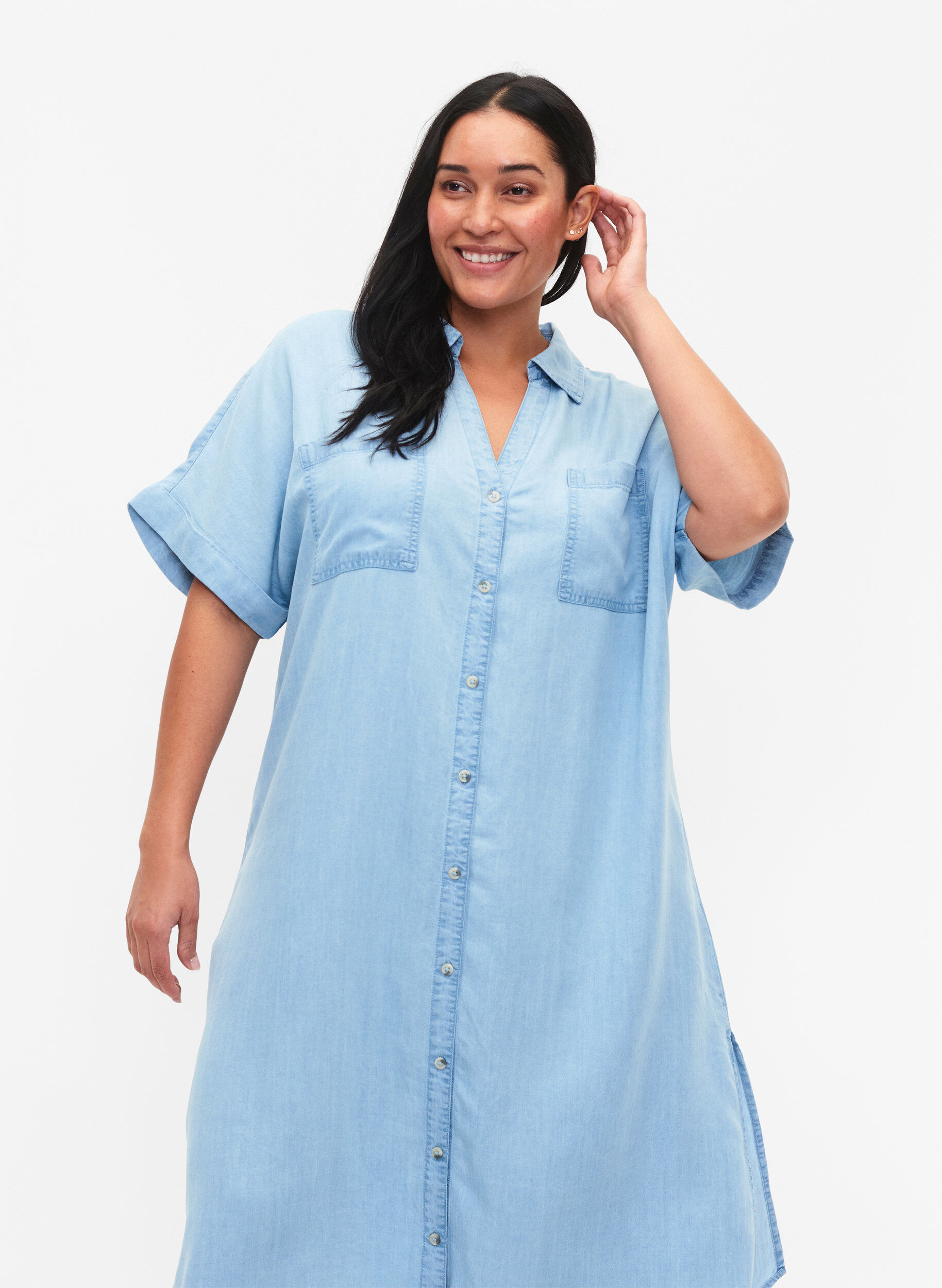 Zizzi Lyocell-kuidusta (TENCEL&trade;) valmistettu paitamekko lyhyill&auml; hihoilla, Light blue denim, Model image number 2