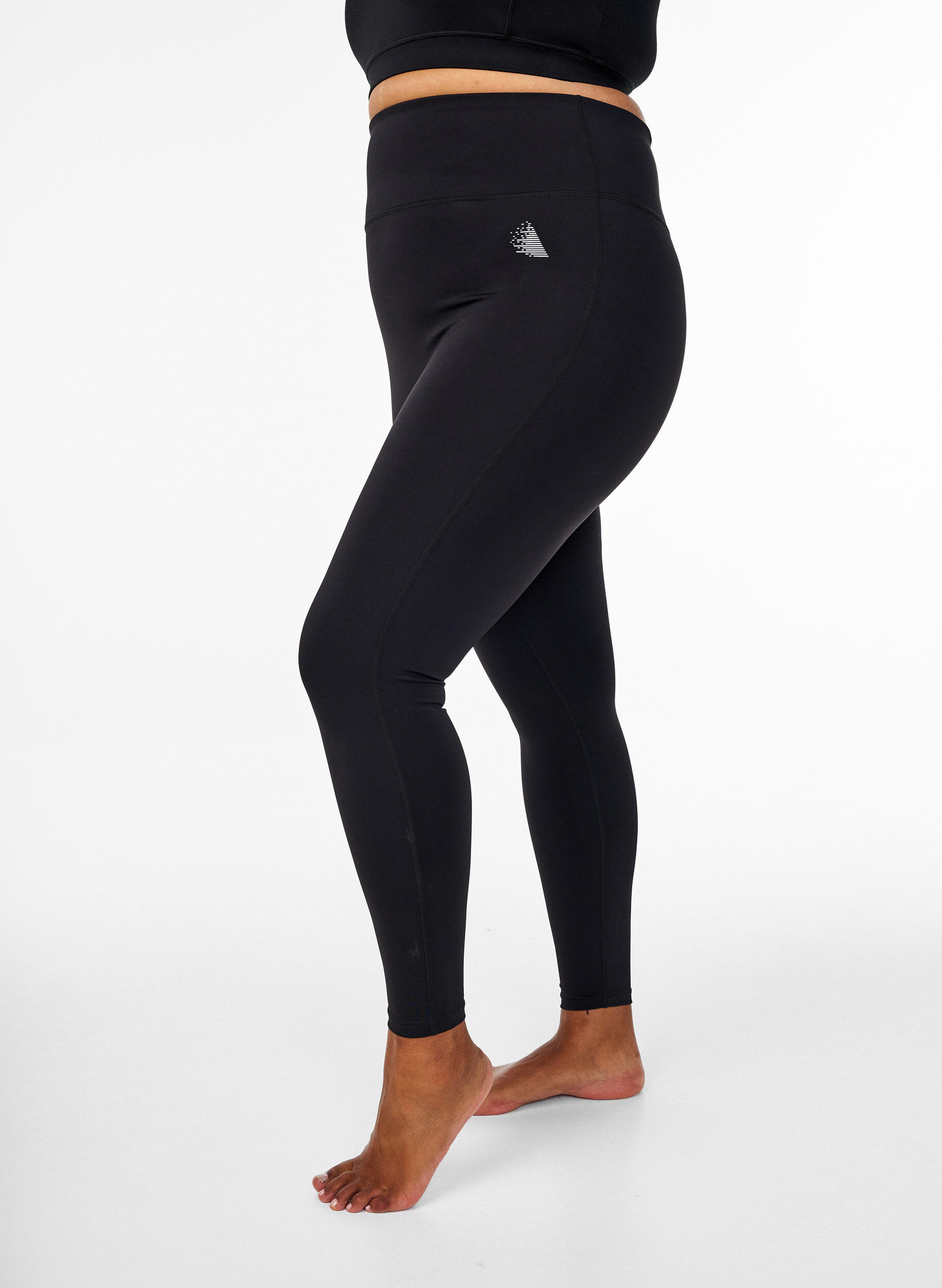 Zizzi CORE, kyykynkest&auml;v&auml;t treenileggingsit taskulla, Musta, Model image number 2