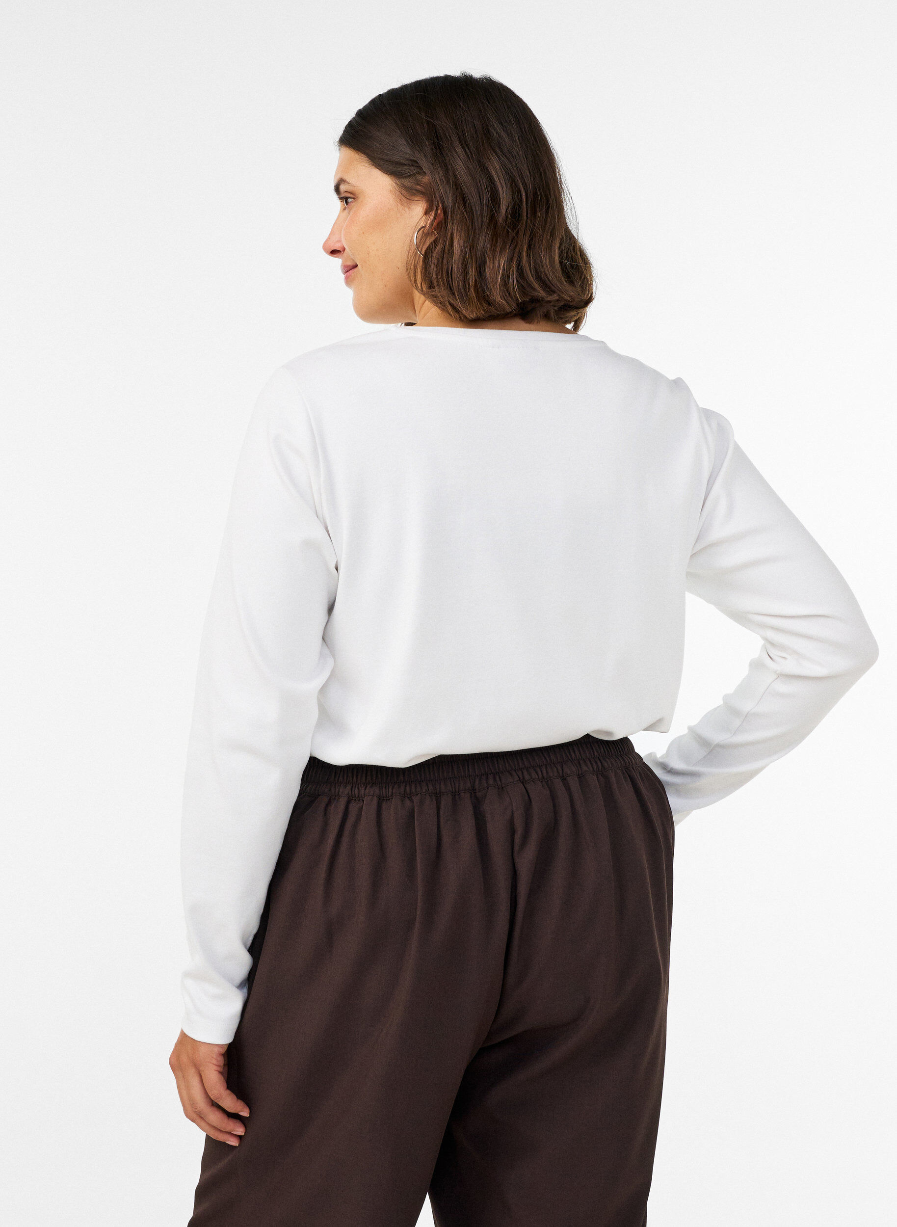 ZizziPitk&auml;hihainen perus-T-paita py&ouml;re&auml;ll&auml; p&auml;&auml;ntiell&auml;, Valkoinen, Model image number 2