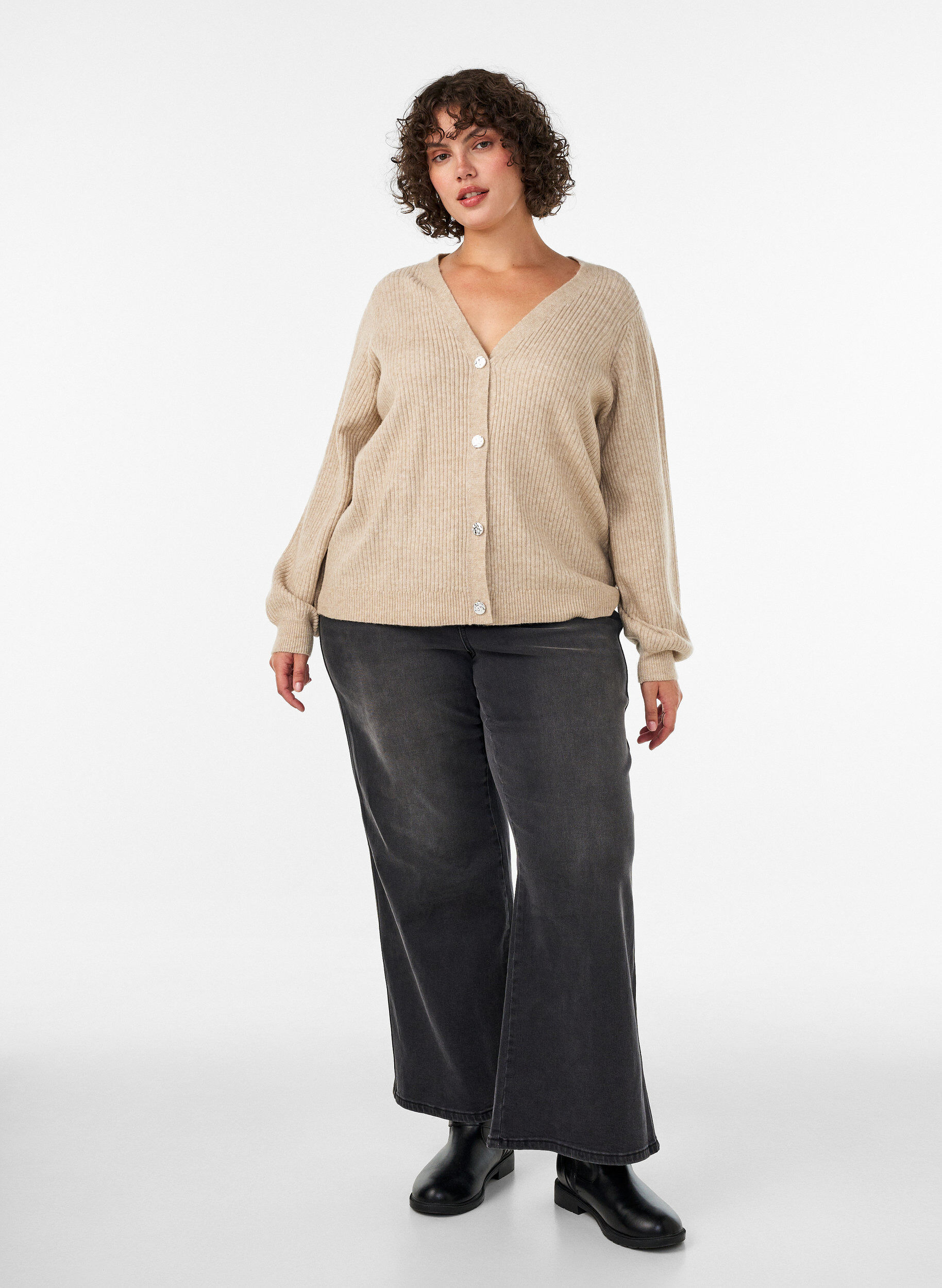 ZizziNeuletakki V-p&auml;&auml;ntiell&auml; ja ribatulla tekstuurilla, Beige, Model image number 1