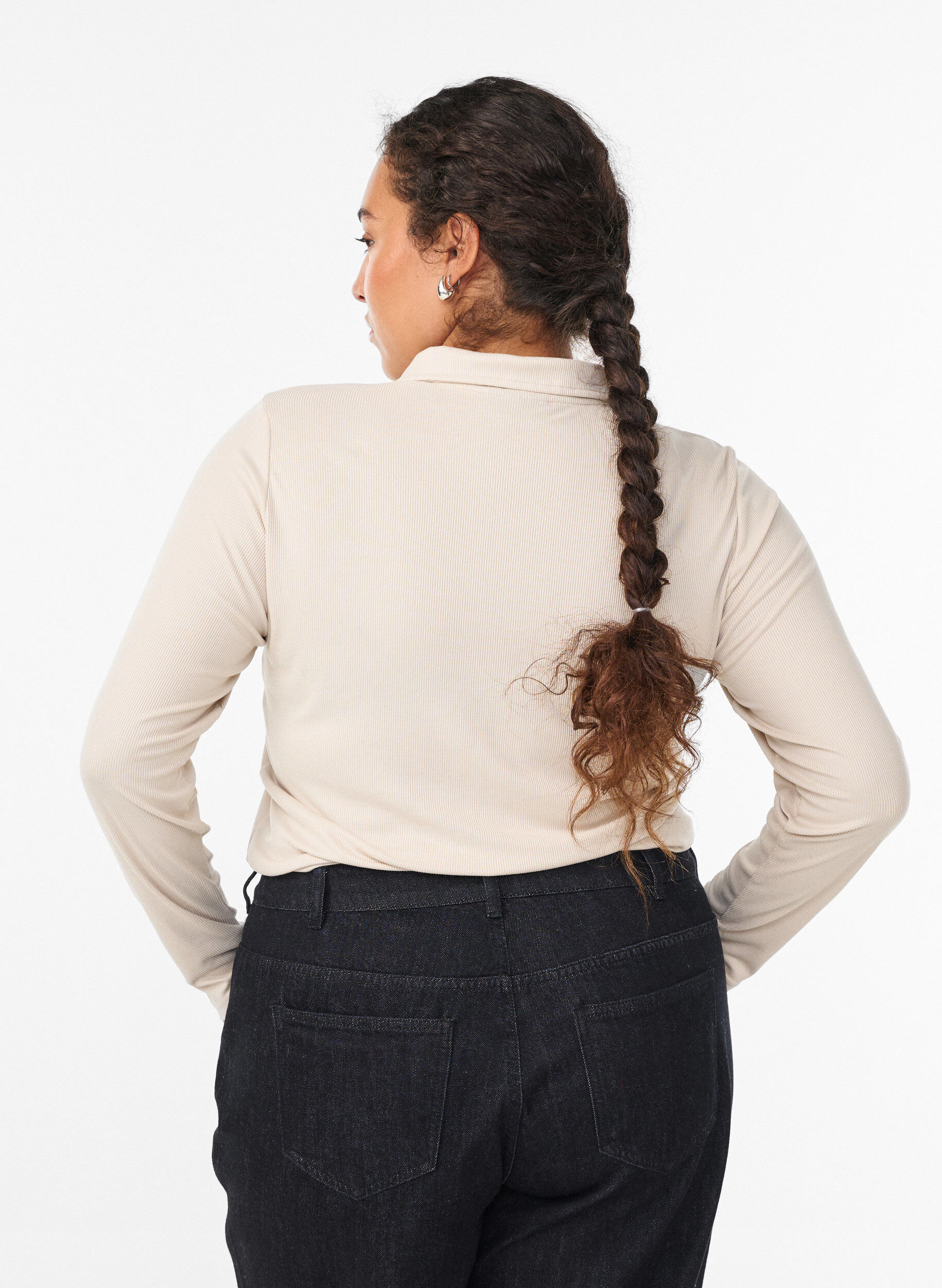 Zizzi Pikeepaita pehme&auml;&auml; ribattua materiaalia, pitk&auml;t hihat, Beige, Model image number 2