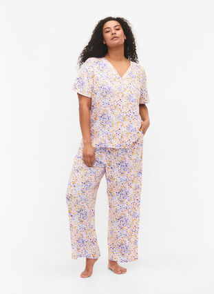 Printattu pyjamapaita viskoosia, Cameo Pink AOP, Model image number 2