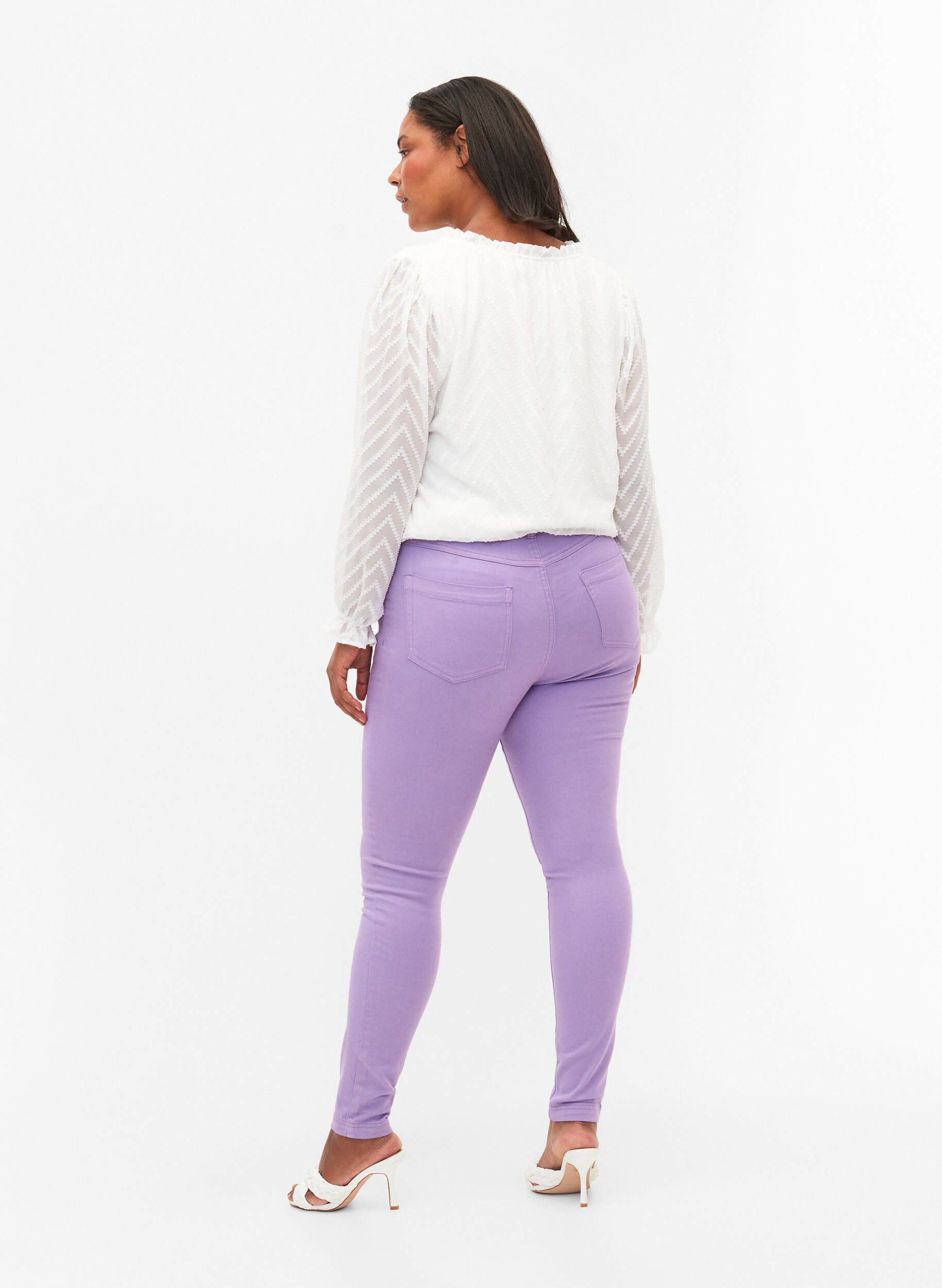 Zizzi Korkeavy&ouml;t&auml;r&ouml;iset super slim fit Amy-farkut, Chalk Violet, Model image number 1