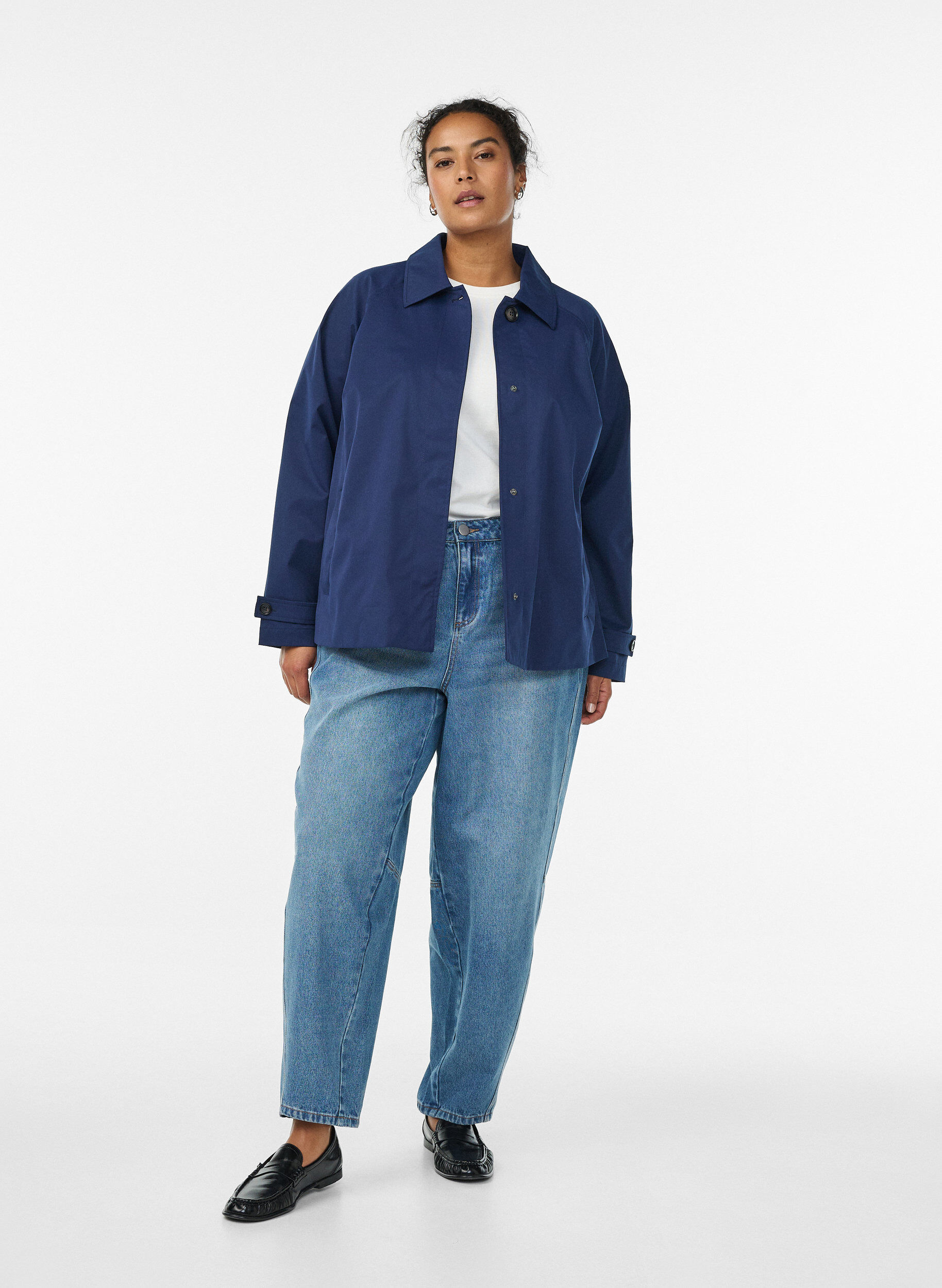 Zizzi Lyhyt trenssitakki kauluksella ja raglanhihoilla, Sininen, Model image number 1