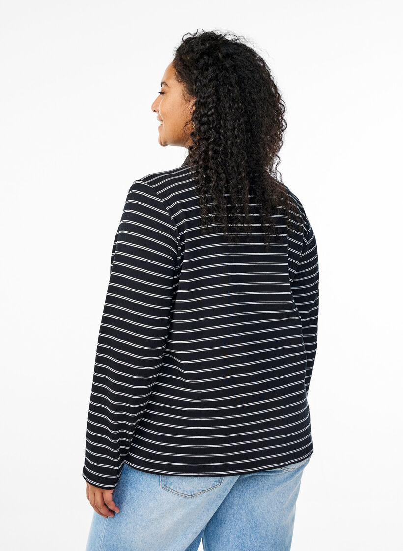 Raidallinen pikeepaita vetoketjulla, Musta, Model image number 2