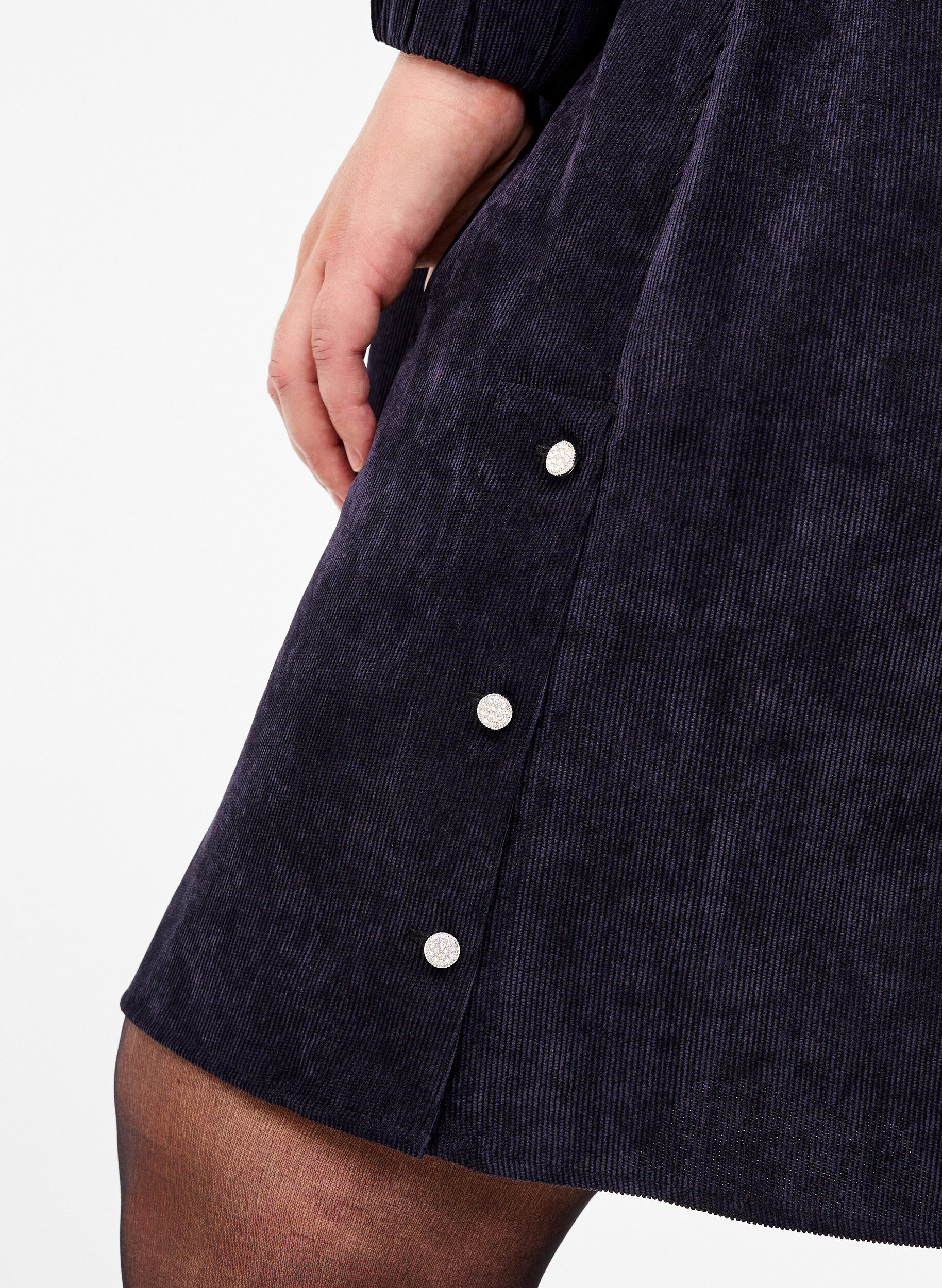 Zizzi Lyhyt samettimekko taskuilla, Black, Model image number 2