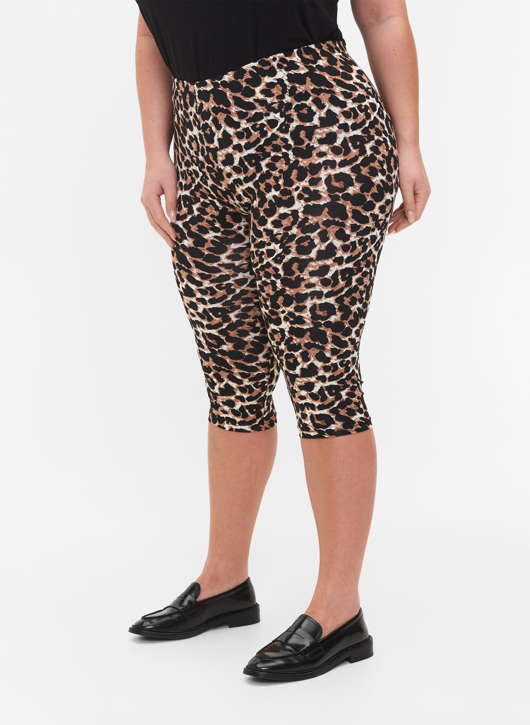 Zizzi 2 kpl 3/4-leggingsej&auml;, Black / LEO AOP, Model image number 2