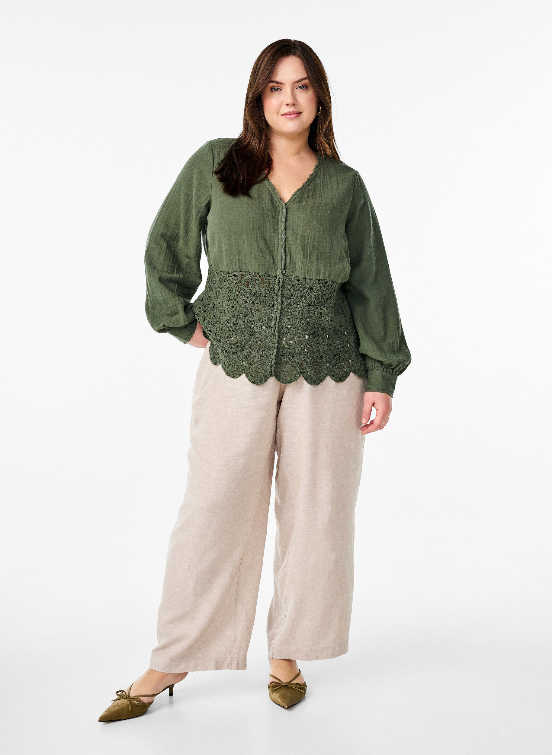 Zizzi Puuvillamusliininen paitapusero virkkausyksityiskohdilla, Vihre&auml;, Model image number 1