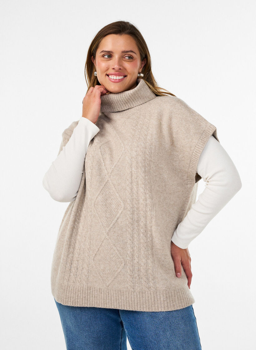 Neuleliivi poolokauluksella ja palmikkoneuleella, Beige, Model image number 0