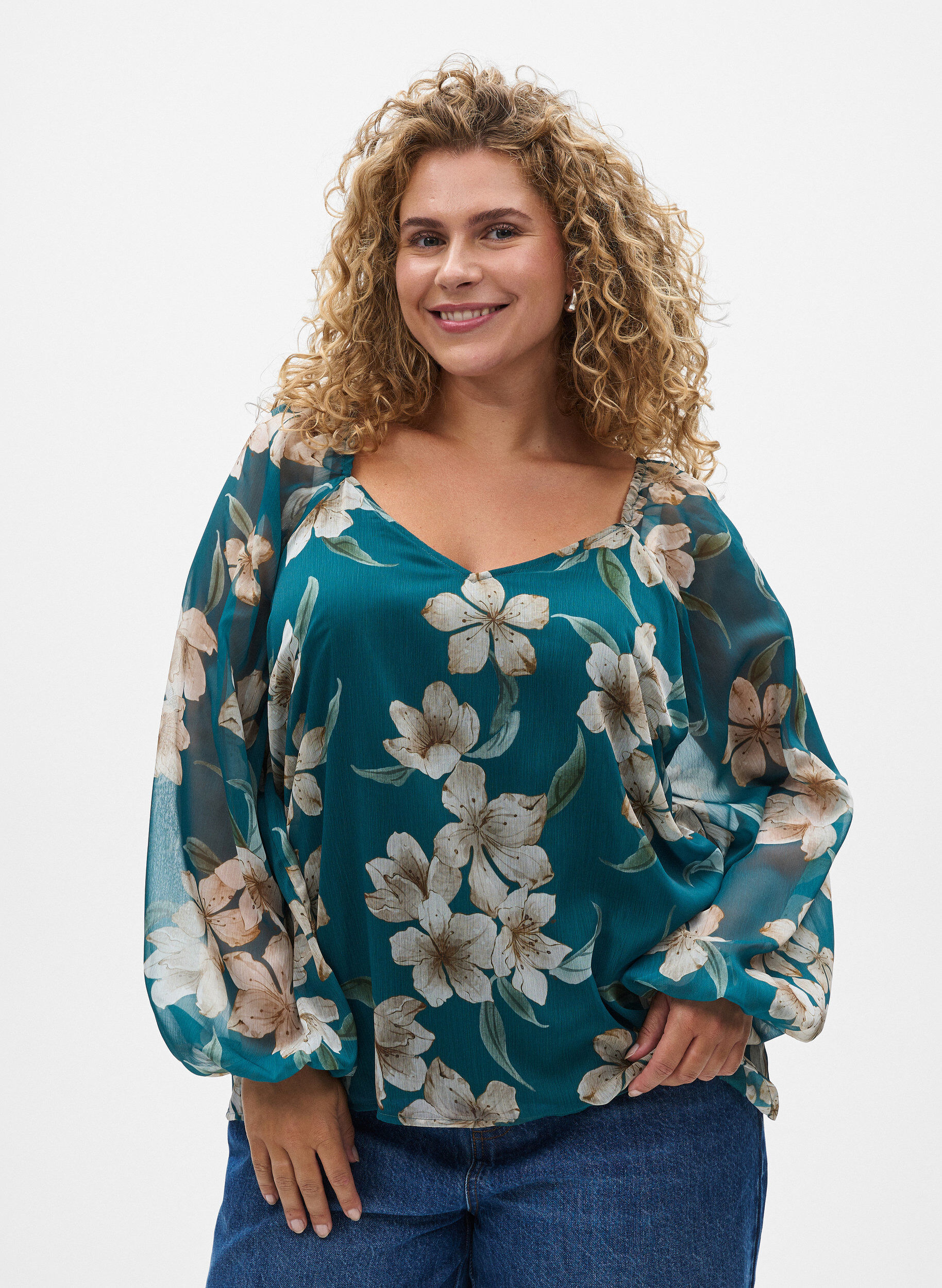 ZizziChiffonpusero kukkakuosilla ja pitkill&auml; hihoilla, Vihre&auml;, Model image number 0