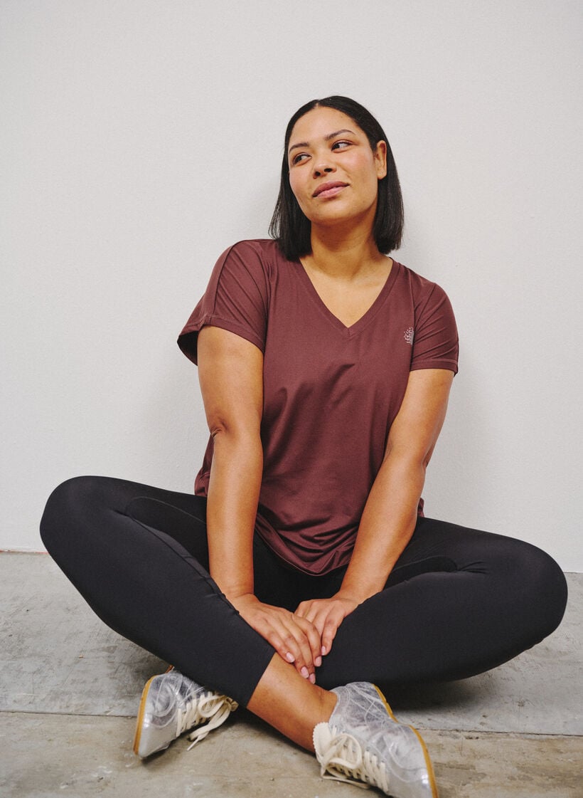 V&auml;lj&auml; treenipaita, jossa on V-p&auml;&auml;ntie, Ruskea, Image image number 0