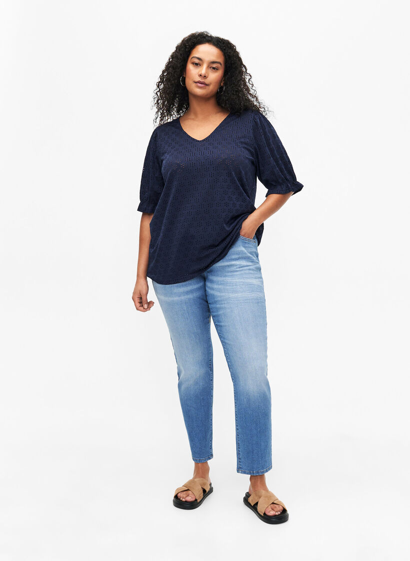 Pusero V-pääntiellä ja reikäkuviolla, Navy Blazer, Model image number 2