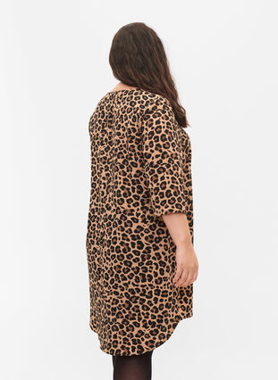Kuosillinen mekko 3/4-hihoilla, Leopard, Model image number 1