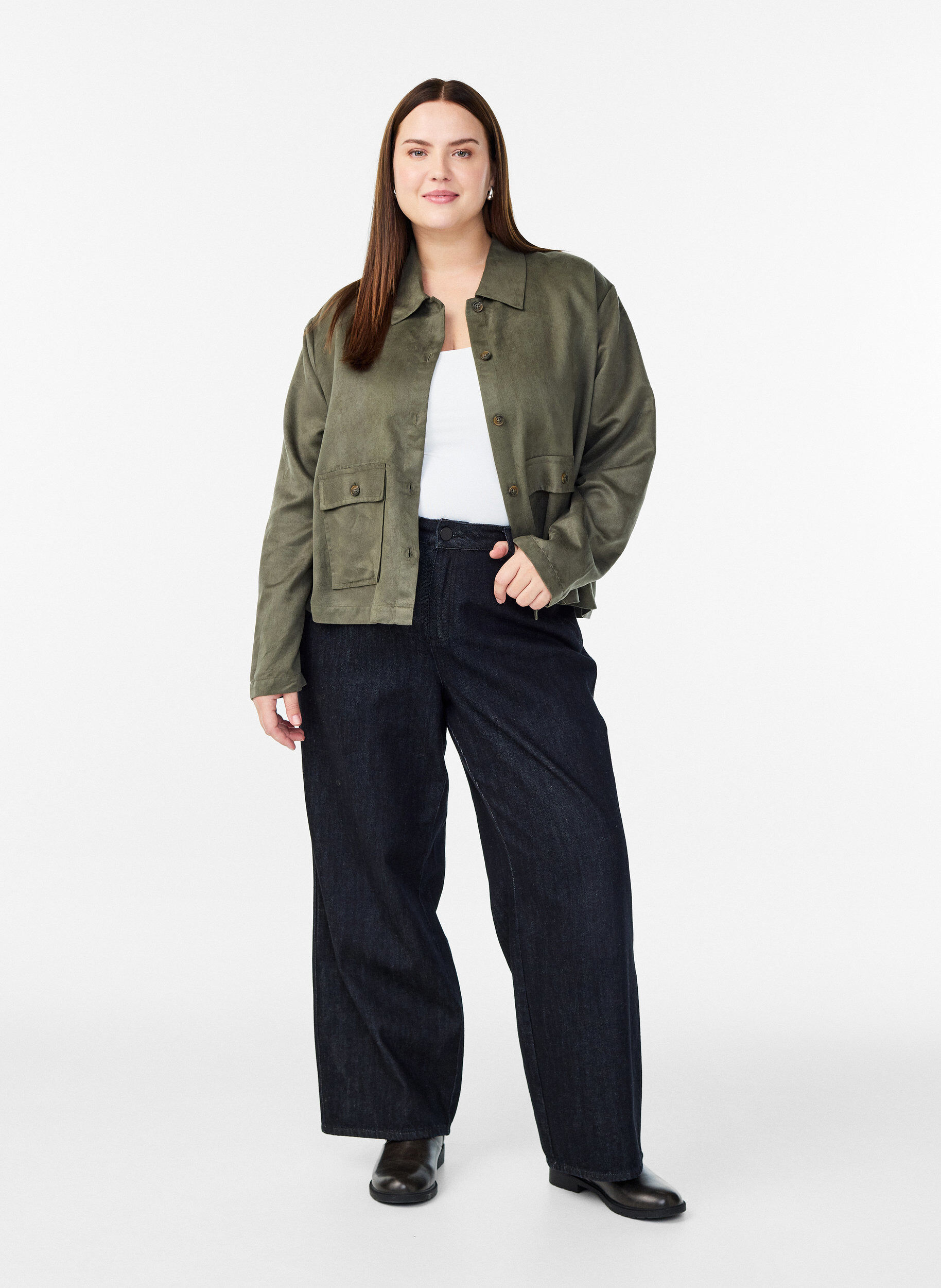 Zizzi Lyhyt mokkaj&auml;ljitelm&auml;takki taskuilla, Vihre&auml;, Model image number 1