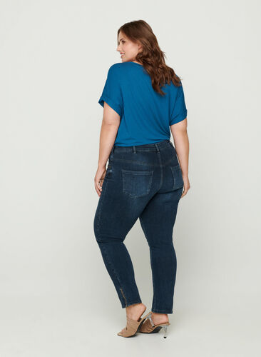 Cropped Emily farkut slim fit-mallissa, Blue black denim, Model image number 0