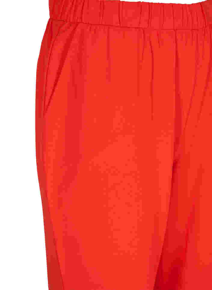 Leveälahkeiset housut taskuilla, Fiery Red, Packshot image number 2