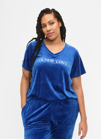 T-paita veluuria, v-pääntie, Monaco Blue, Model