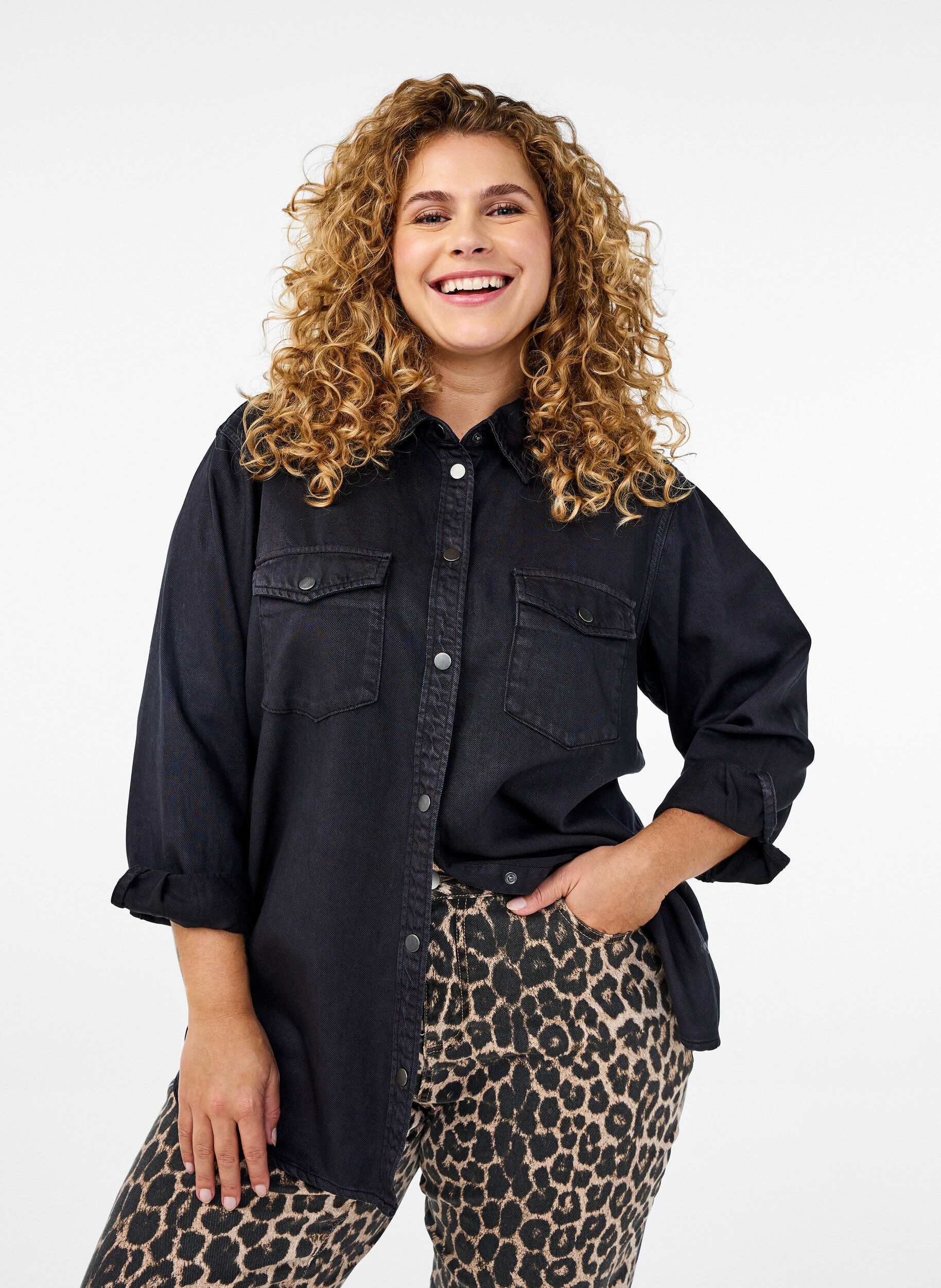 Zizzi Farkkupaita rintataskuilla, Musta, Model image number 0