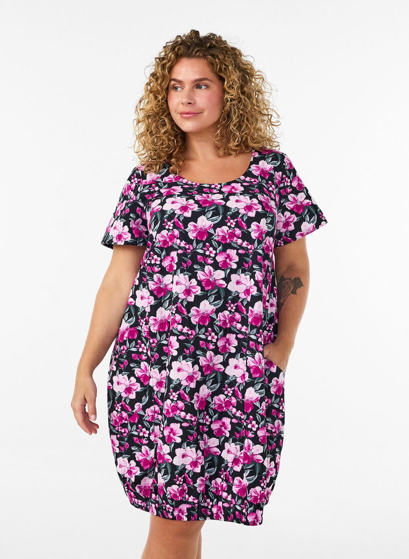 Lyhythihainen painokuvioitu puuvillamekko, Musta, Model image number 0
