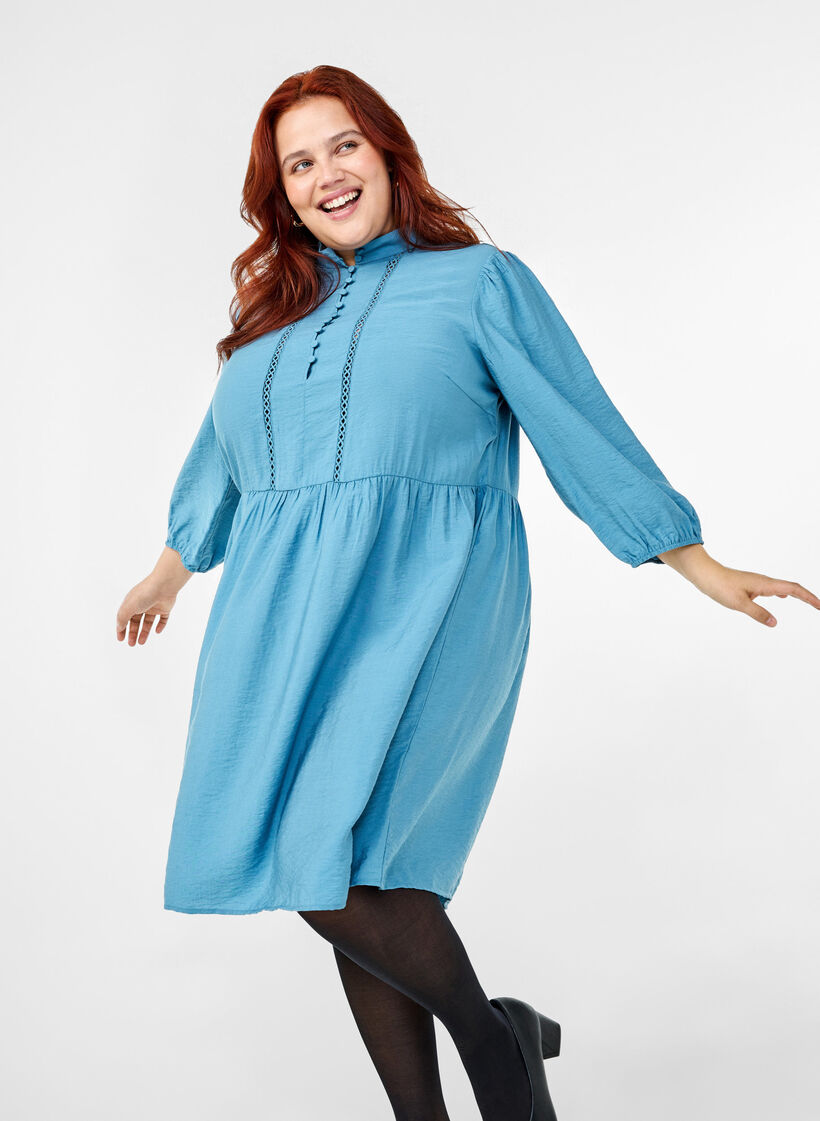 Polvipituinen kirjailtu mekko, jossa on ¾-pituiset hihat., Blue Heaven, Image image number 0