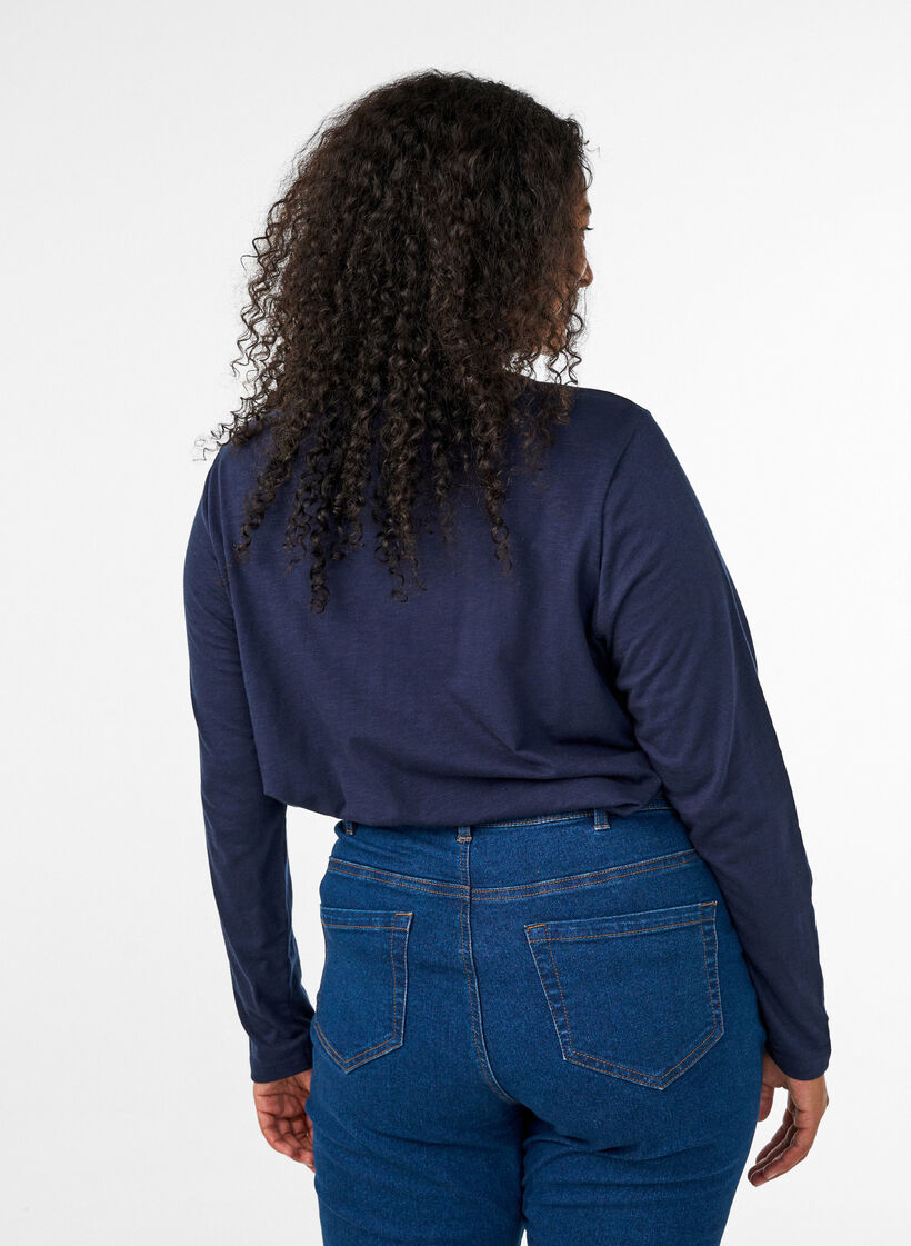 Pitk&auml;hihaisen t-paita, jossa on V-p&auml;&auml;ntie ja napit, Sininen, Model image number 2