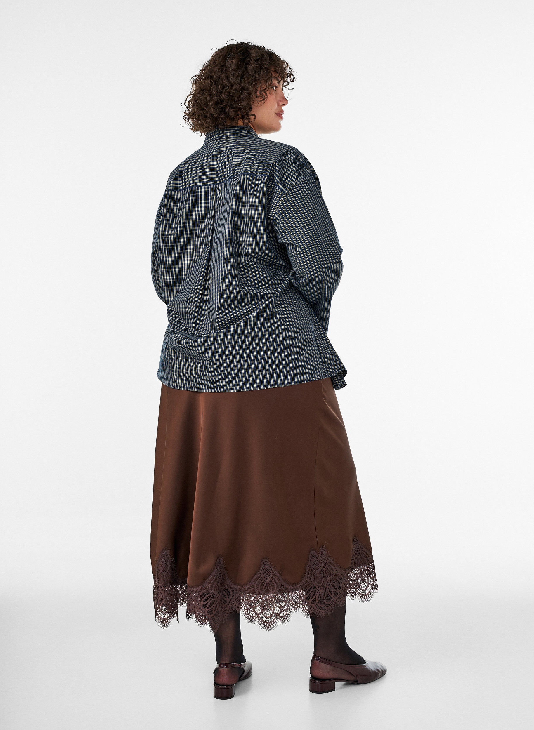 ZizziMidi-satiinimekko pitsikoristeilla, Ruskea, Model image number 1