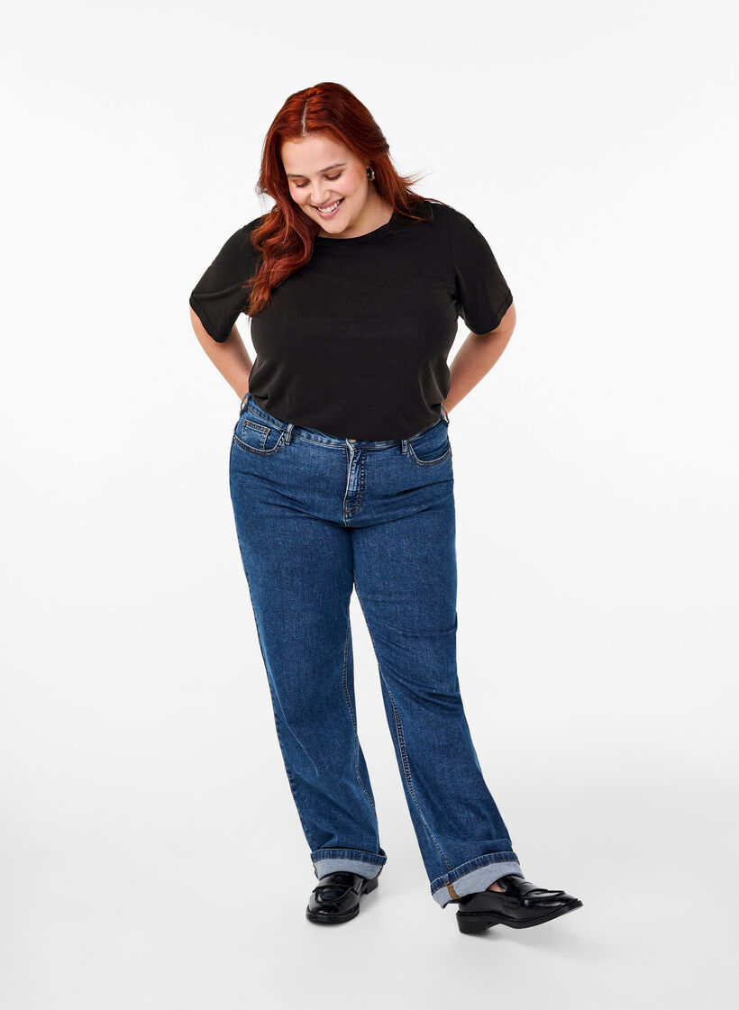 T-paita Tencel ™-modaalista. Paidassa on pyöreä kaula-aukko, Musta, Model image number 1