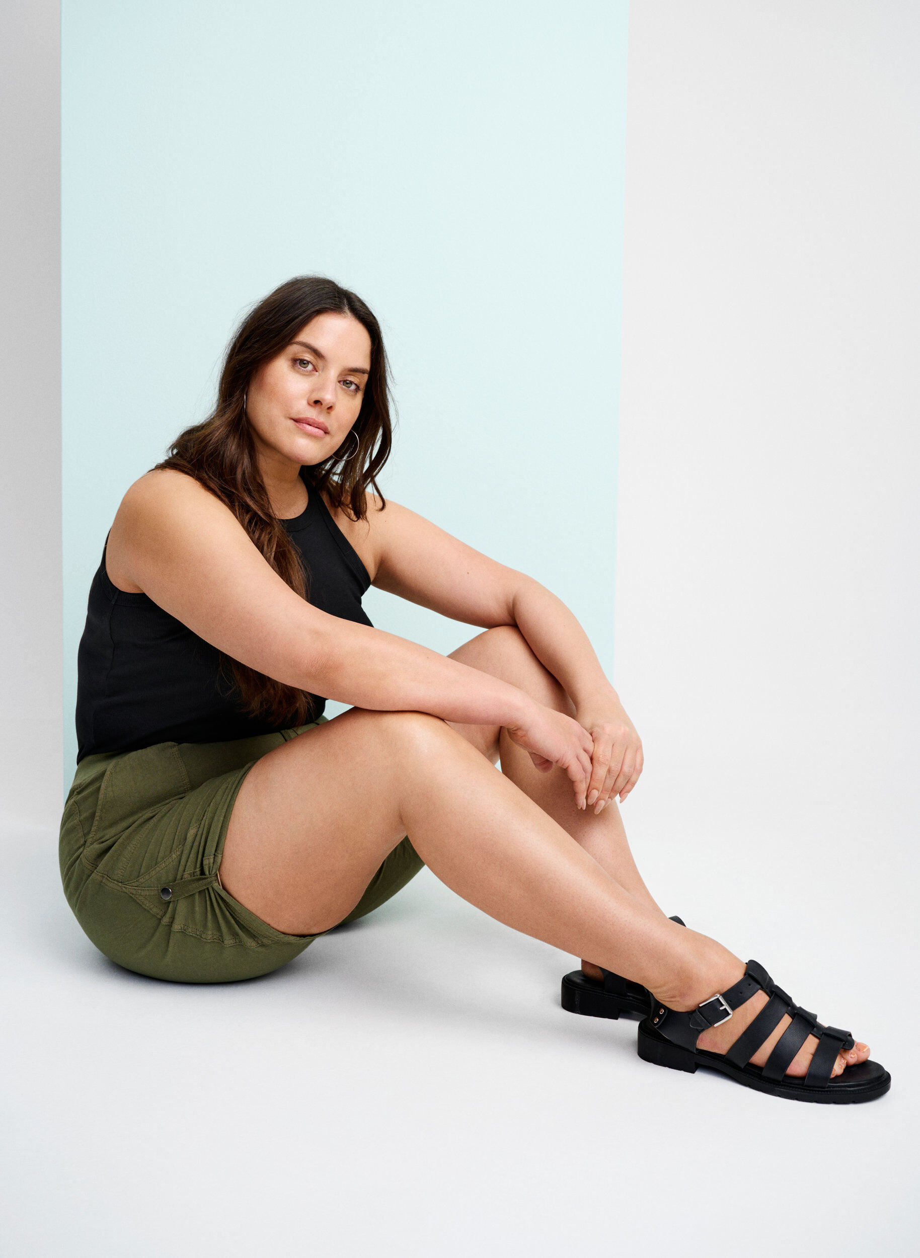 V&auml;lj&auml;t puuvillashortsit taskuilla