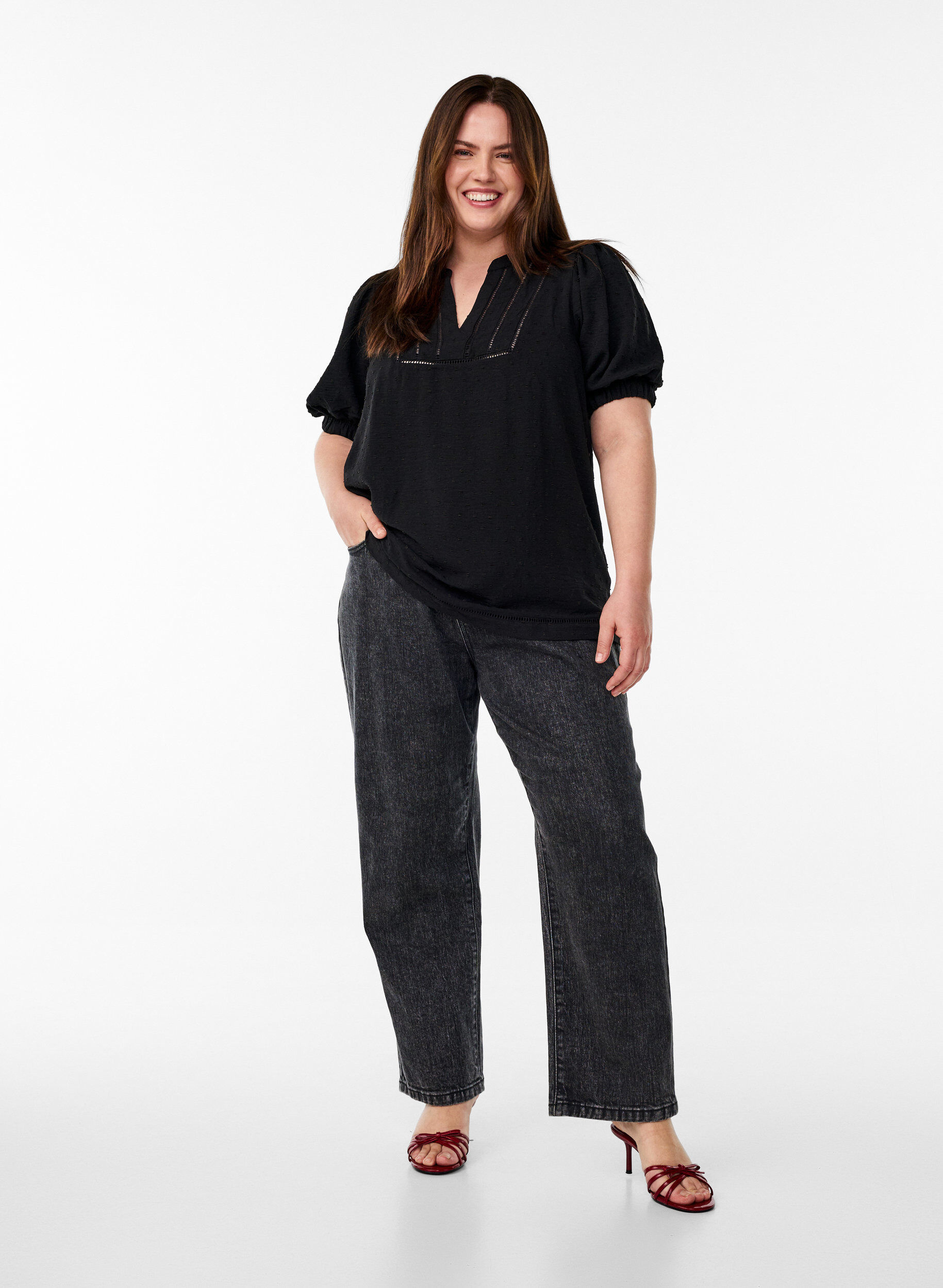 Zizzi Pusero, jossa lyhyet puffihihat ja pilkullinen tekstuuri, Black, Model image number 2