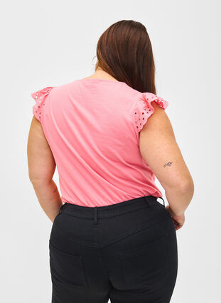 Luomupuuvillasta valmistettu T-paita englantilaisella kirjonnalla, Strawberry Pink , Model image number 1