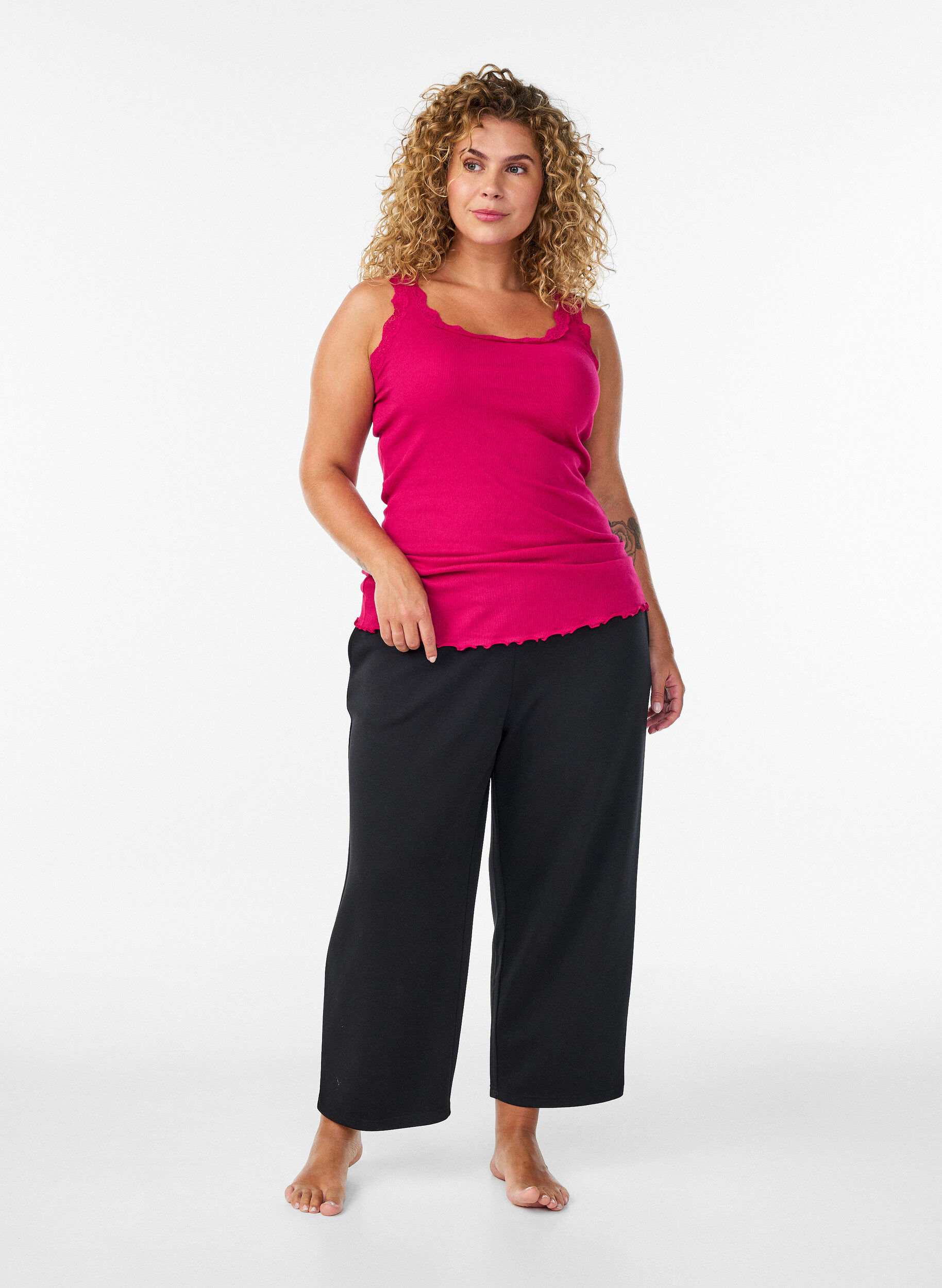 Zizzi Toppi pitsireunalla, Vaaleanpunainen, Model image number 1