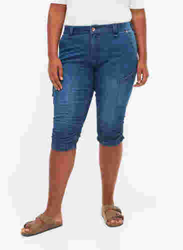 Slim fit farkkucaprit taskuilla, Dark blue denim, Model image number 3