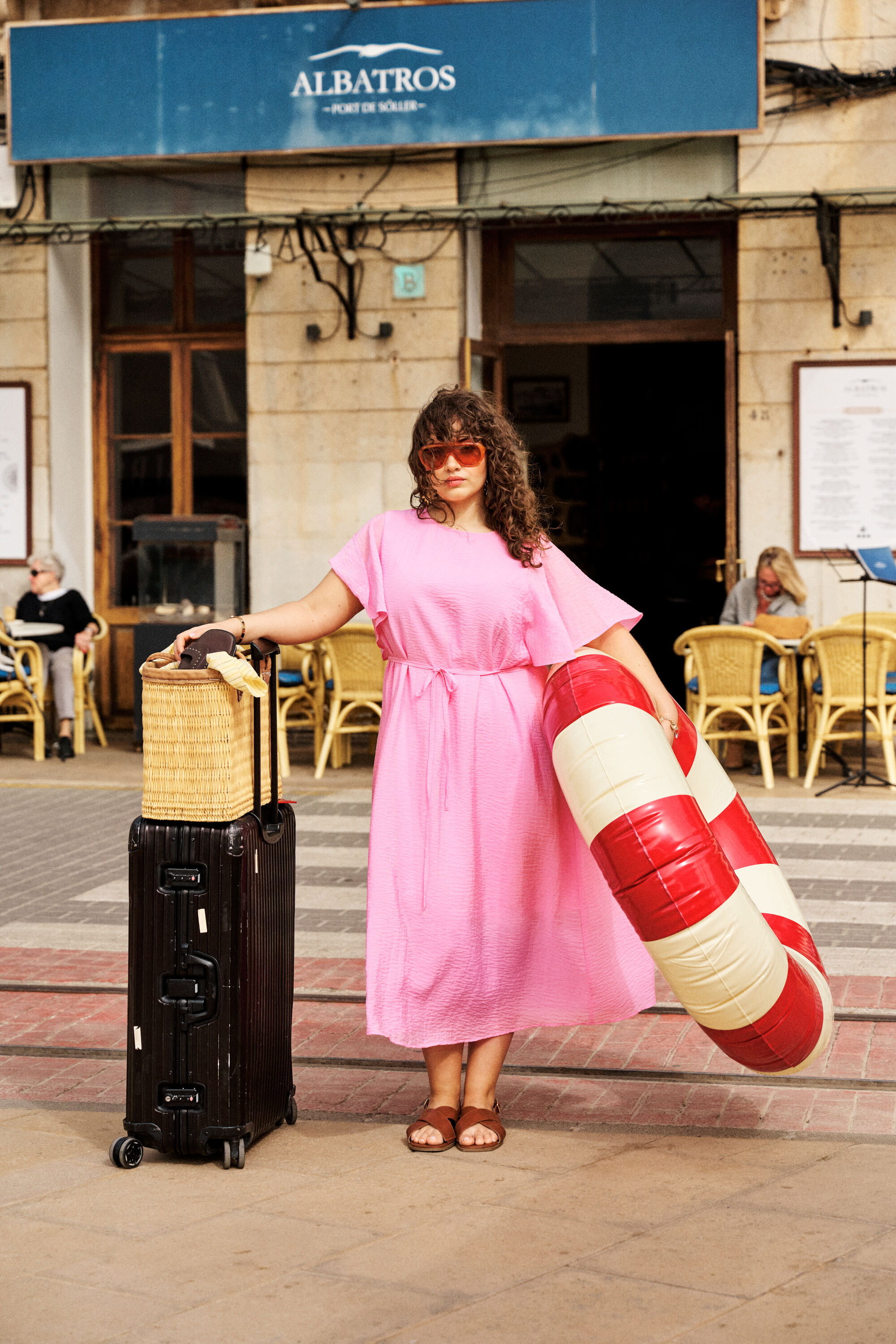 ZizziVaaleanpunainen lomatunnelma pienell&auml; s&auml;rm&auml;ll&auml;, , Model