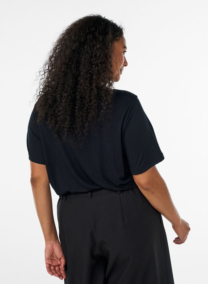 Pusero pitsiosalla ja pallohihoilla, Musta, Model image number 2