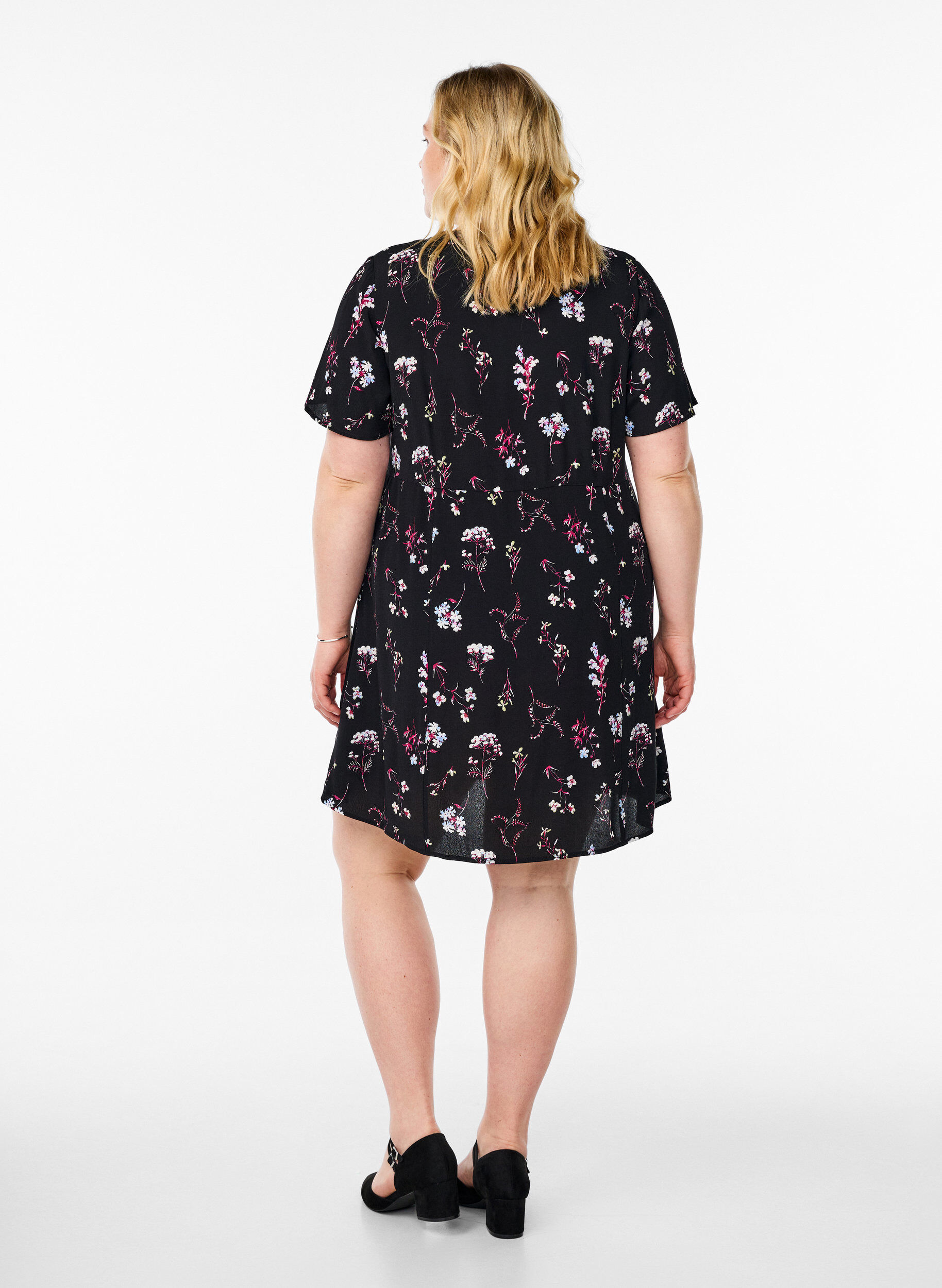 ZizziLyhyt mekko kukkakuviolla, Musta, Model image number 2