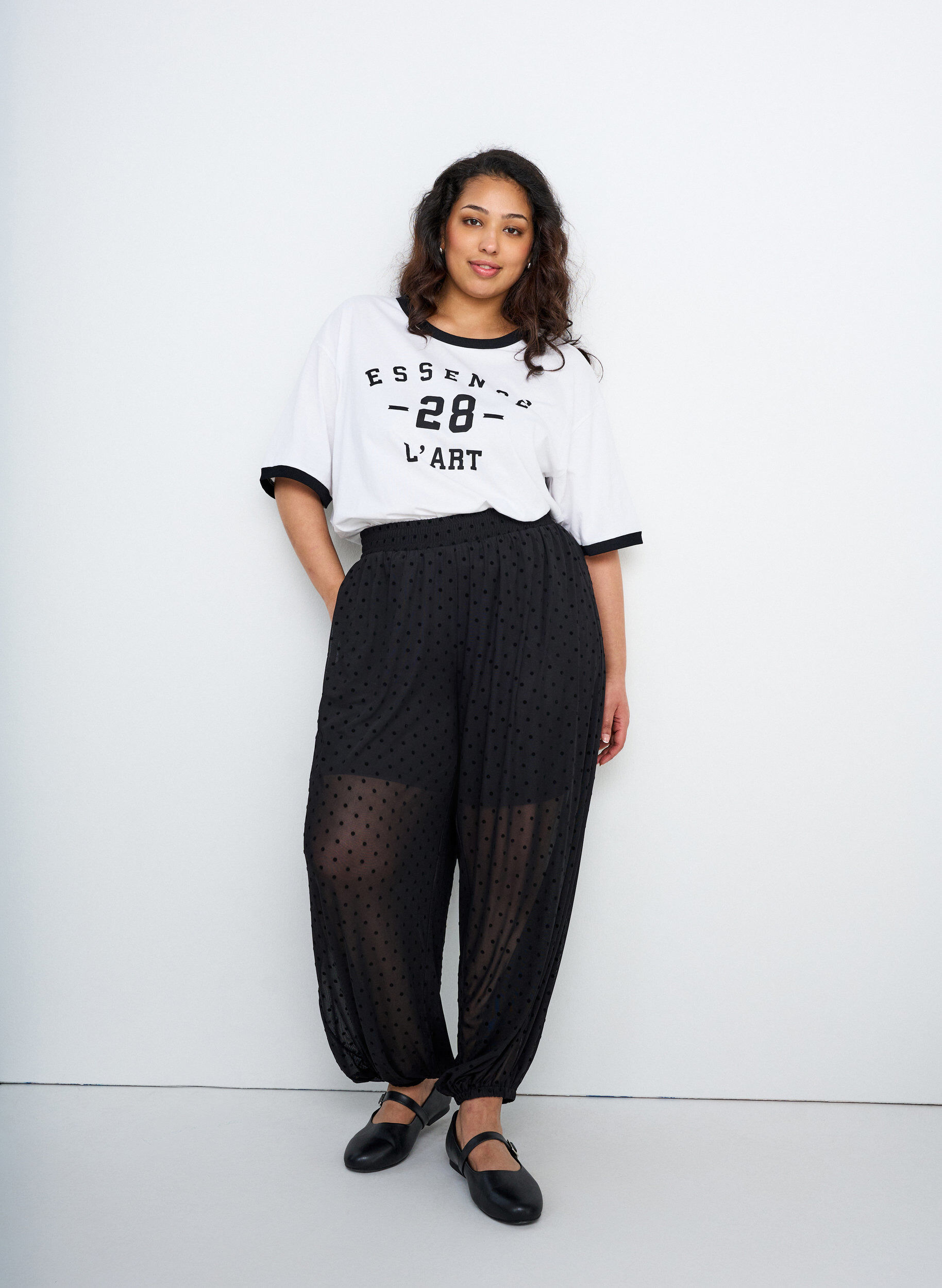 ZizziPuuvilla T-paita tekstiprintill&auml; ja laatikkomainen istuvuus, Valkoinen, Image image number 0