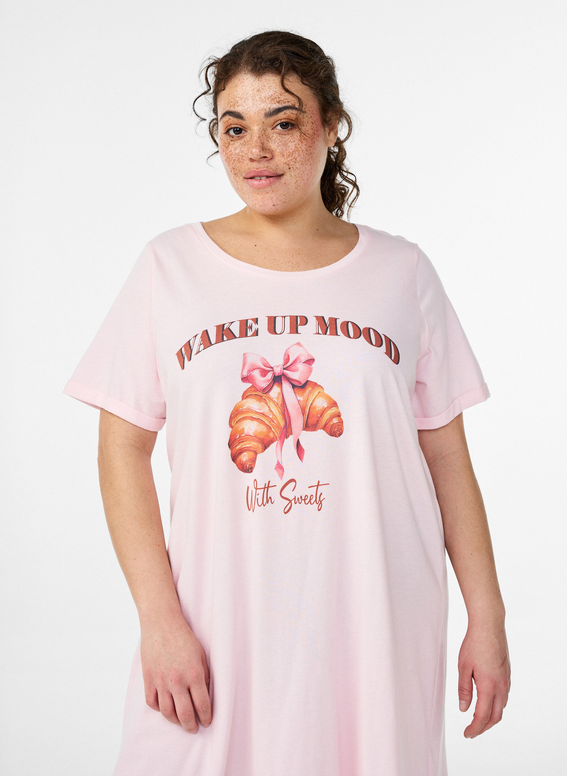 ZizziLyhythihainen y&ouml;paita luomupuuvillaa, Vaaleanpunainen, Model image number 2