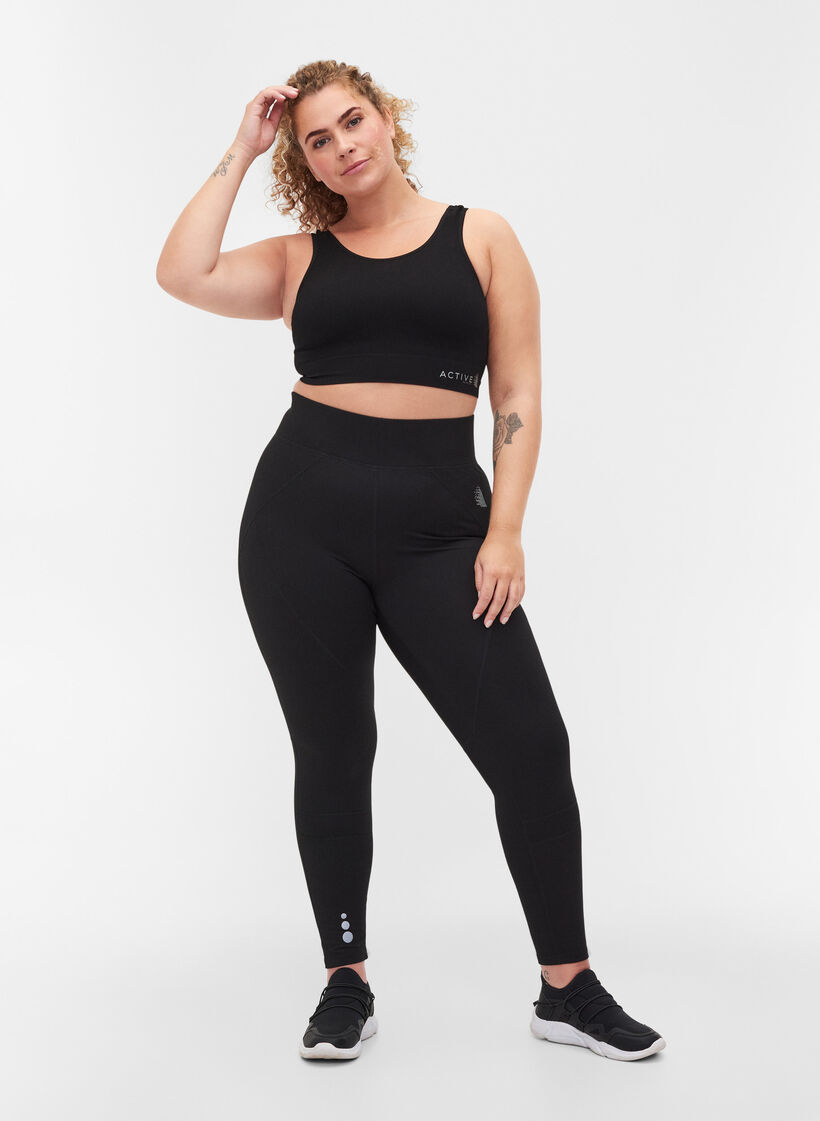 Yksiväriset urheilurintaliivit ristitetyllä selällä, Black, Model image number 3