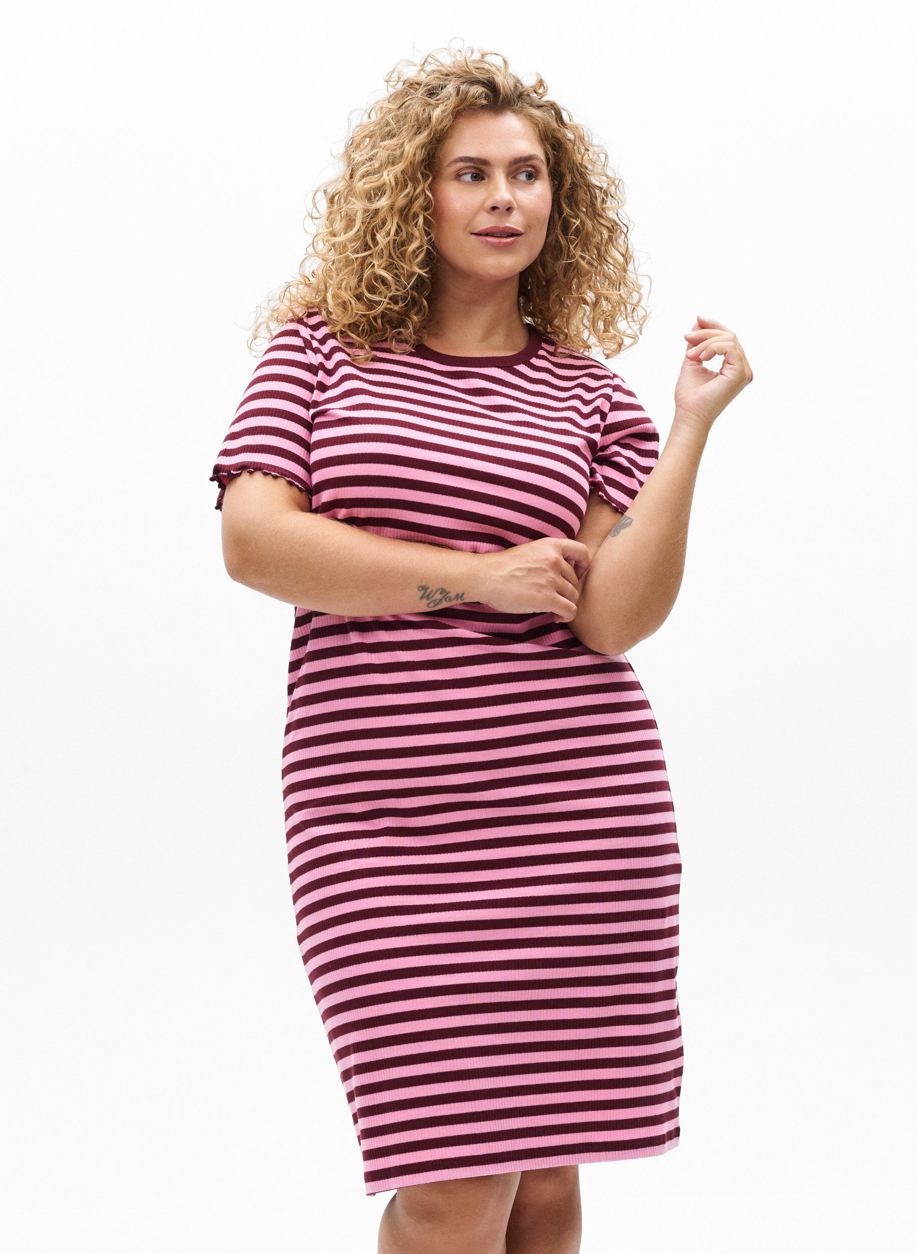 Polvimittainen T-paitamekko ribatusta trikookankaasta, Tumma Bordeaux, Model