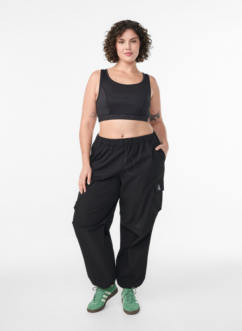 Urheiluliivit racerback-selk&auml;osalla, Musta, Model image number 1