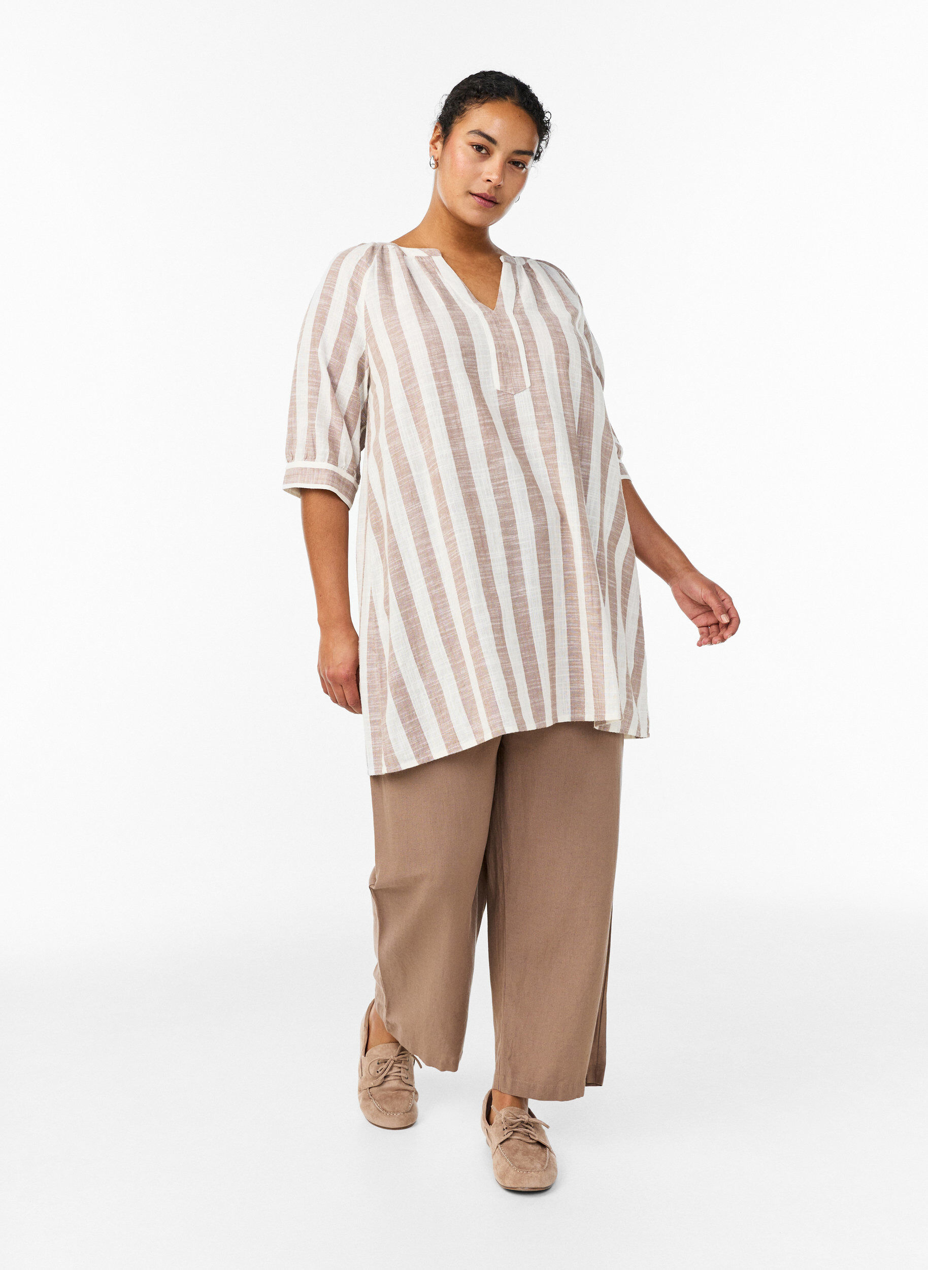 ZizziPuuvillatunika V-p&auml;&auml;ntiell&auml;, Beige, Model image number 1