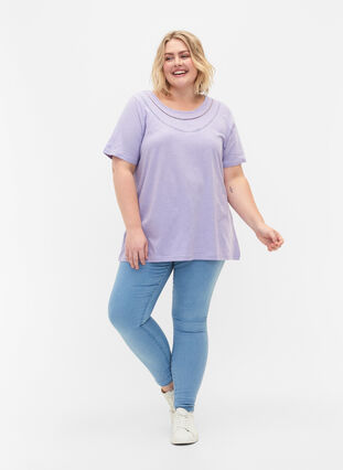 T-paita puuvillaa pitsillä, Lavender, Model image number 2