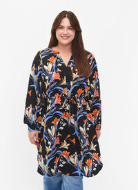 SHOKKIHINTA – kuvioitu mekko, jossa on kiristysnauha vyötäröllä, Black Flower AOP, Model