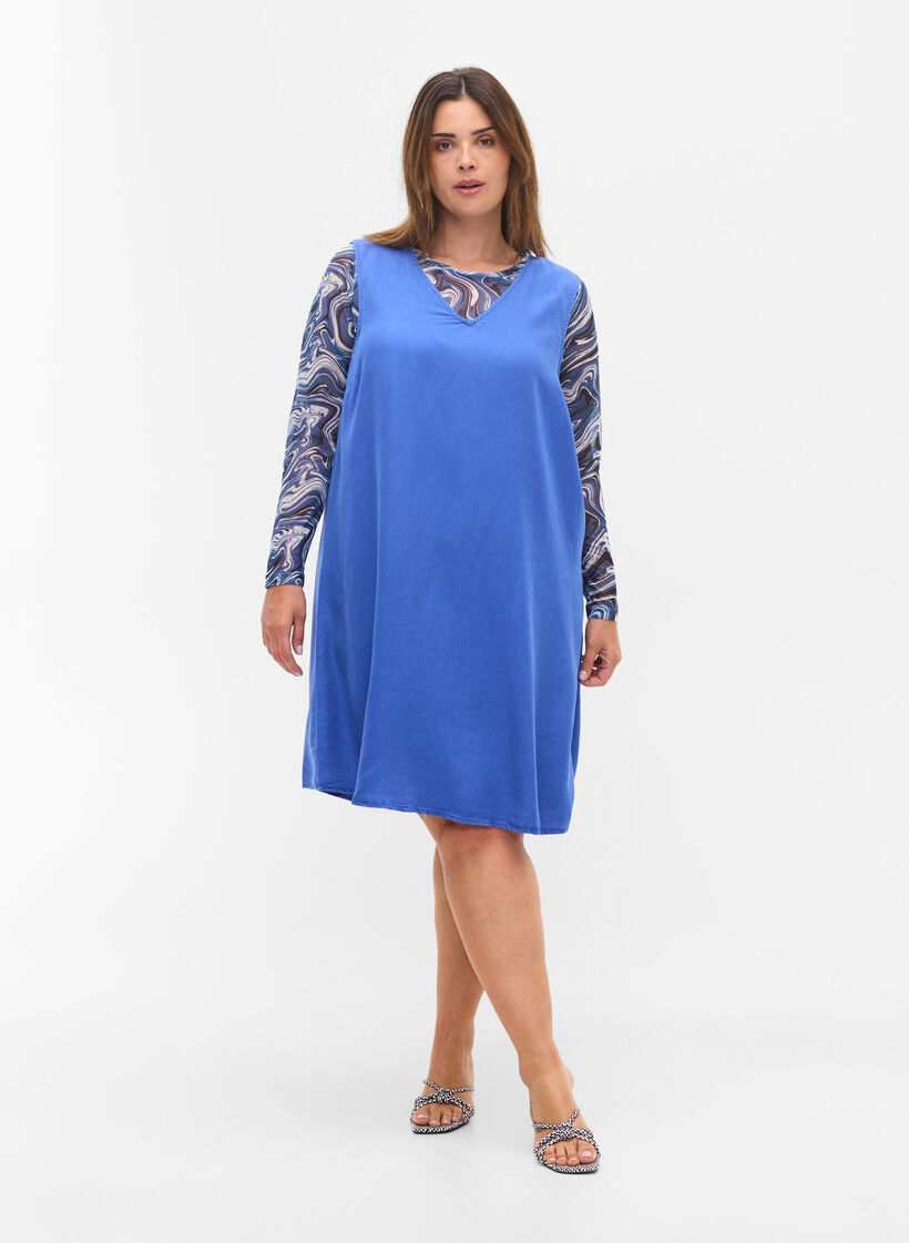 Mekko v-pääntiellä, Dazzling Blue, Model image number 2