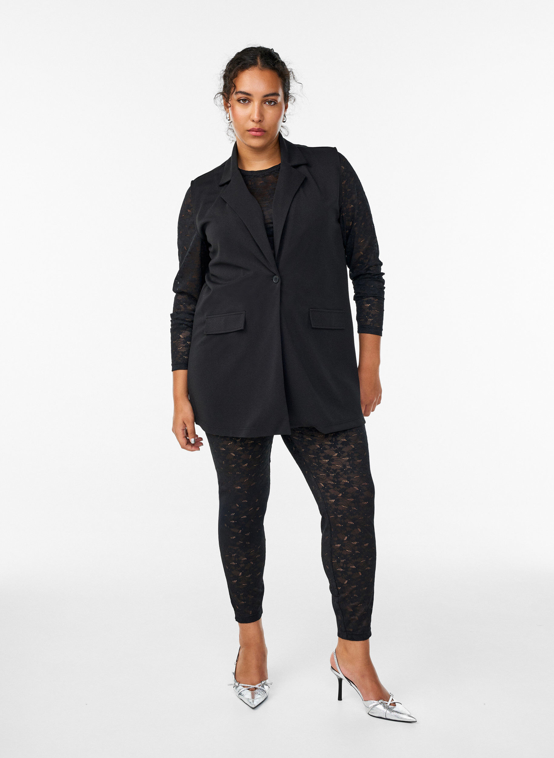 Korkeavy&ouml;t&auml;r&ouml;iset pitsileggingsit, Musta, Model